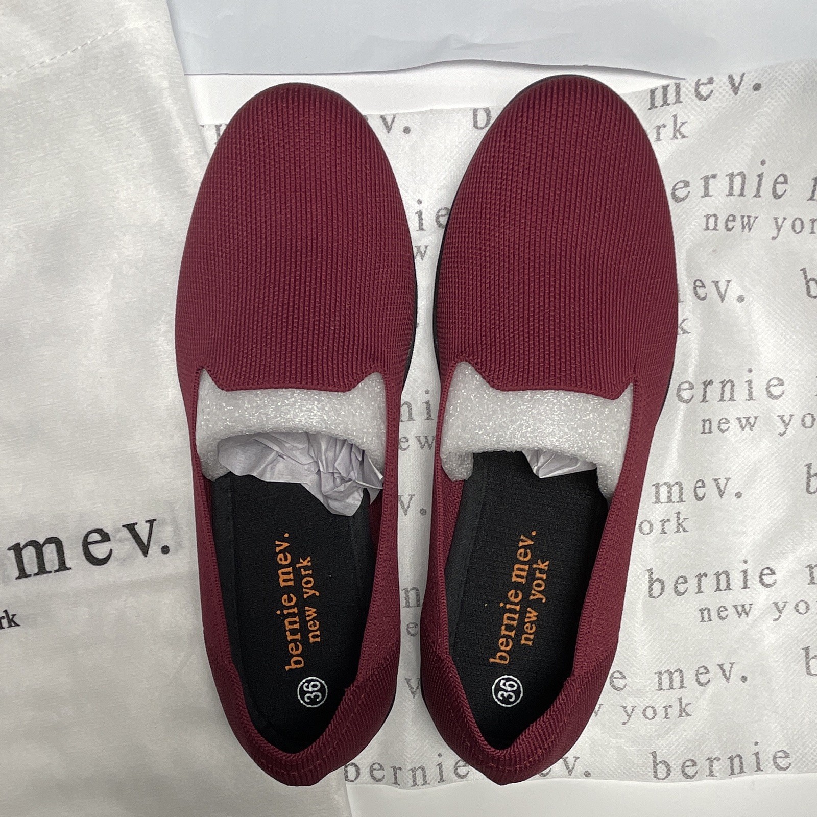 Bernie Mev Women’s Knit Slip-On Flats Burgundy Round Toe EU 36 US 5