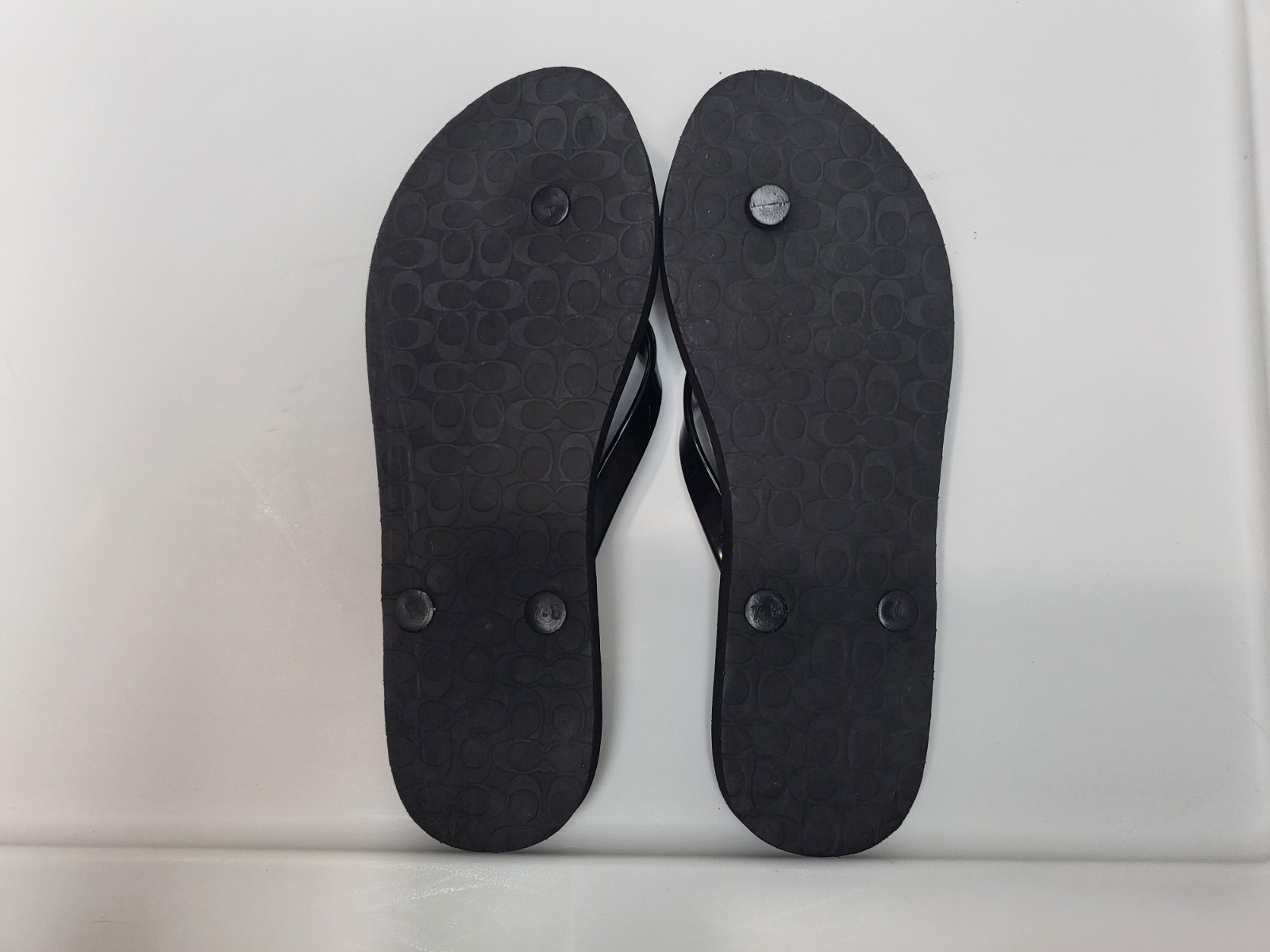 Size:8B/38 Coach Abbigail Black Turnlock Flip Flop Sandals Women