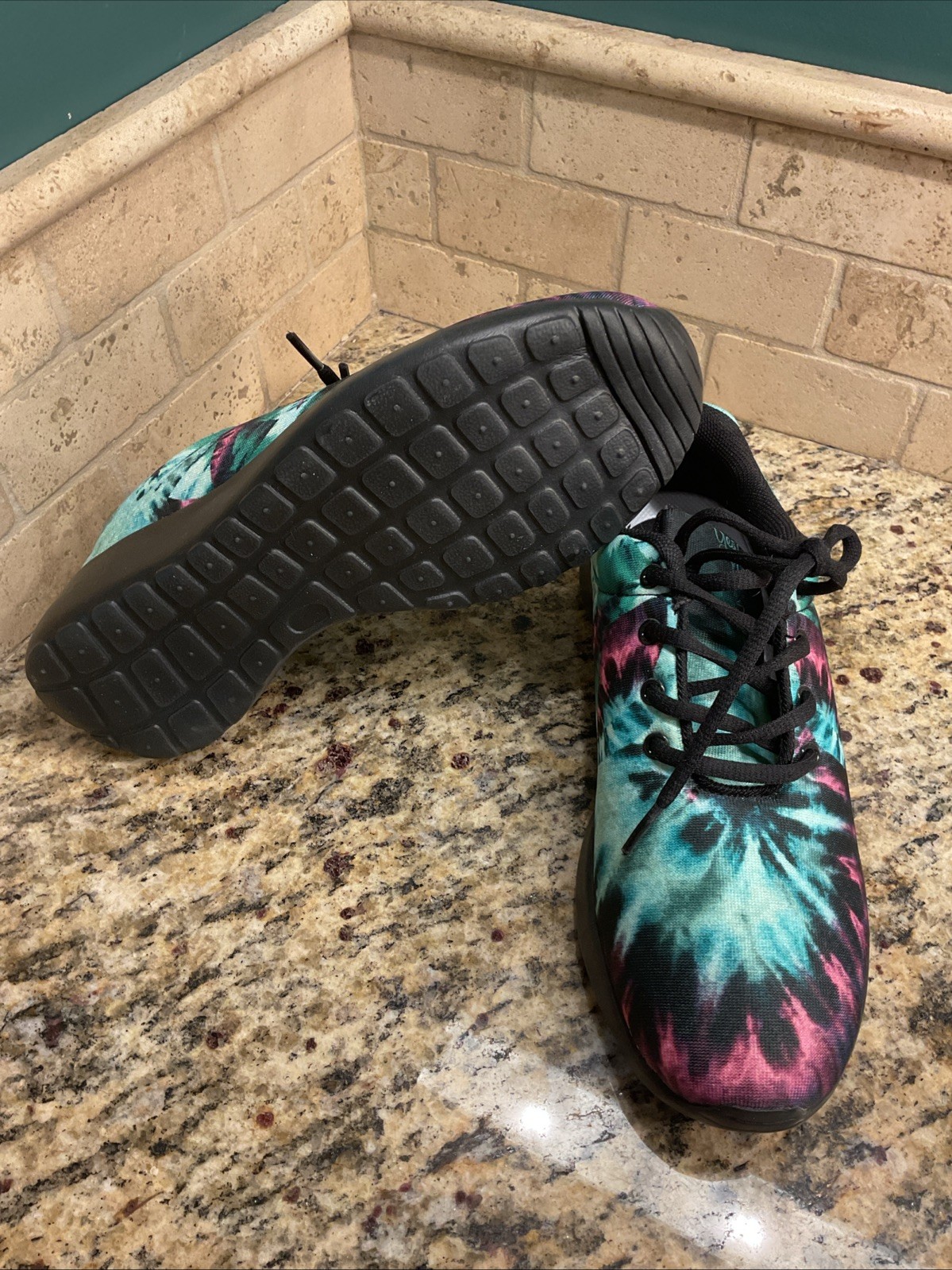 NEW Yes We Vibe TIE DYE BLACK TEAL PINK Sneakers Womens Size 6M Shoes