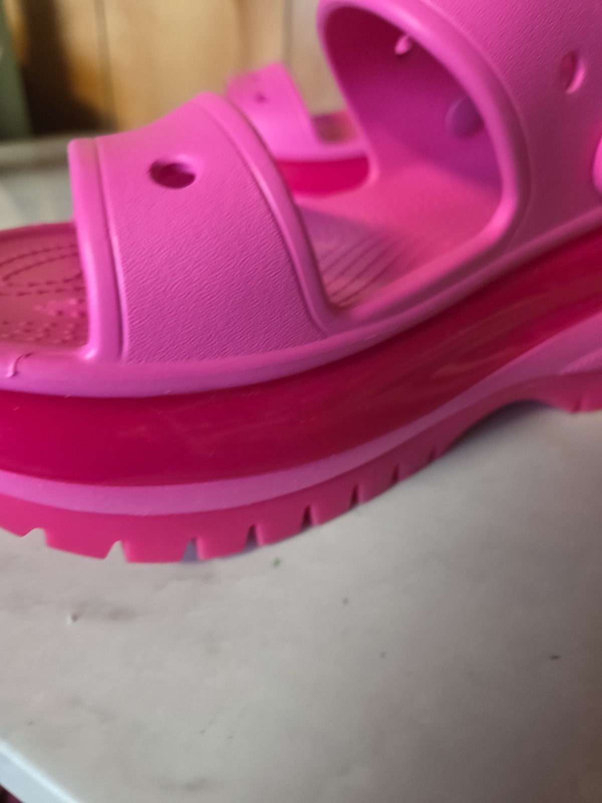 Crocs Classic Mega Crush Platform Sandal Juice Pink Barbie Limited Edition Sz W9