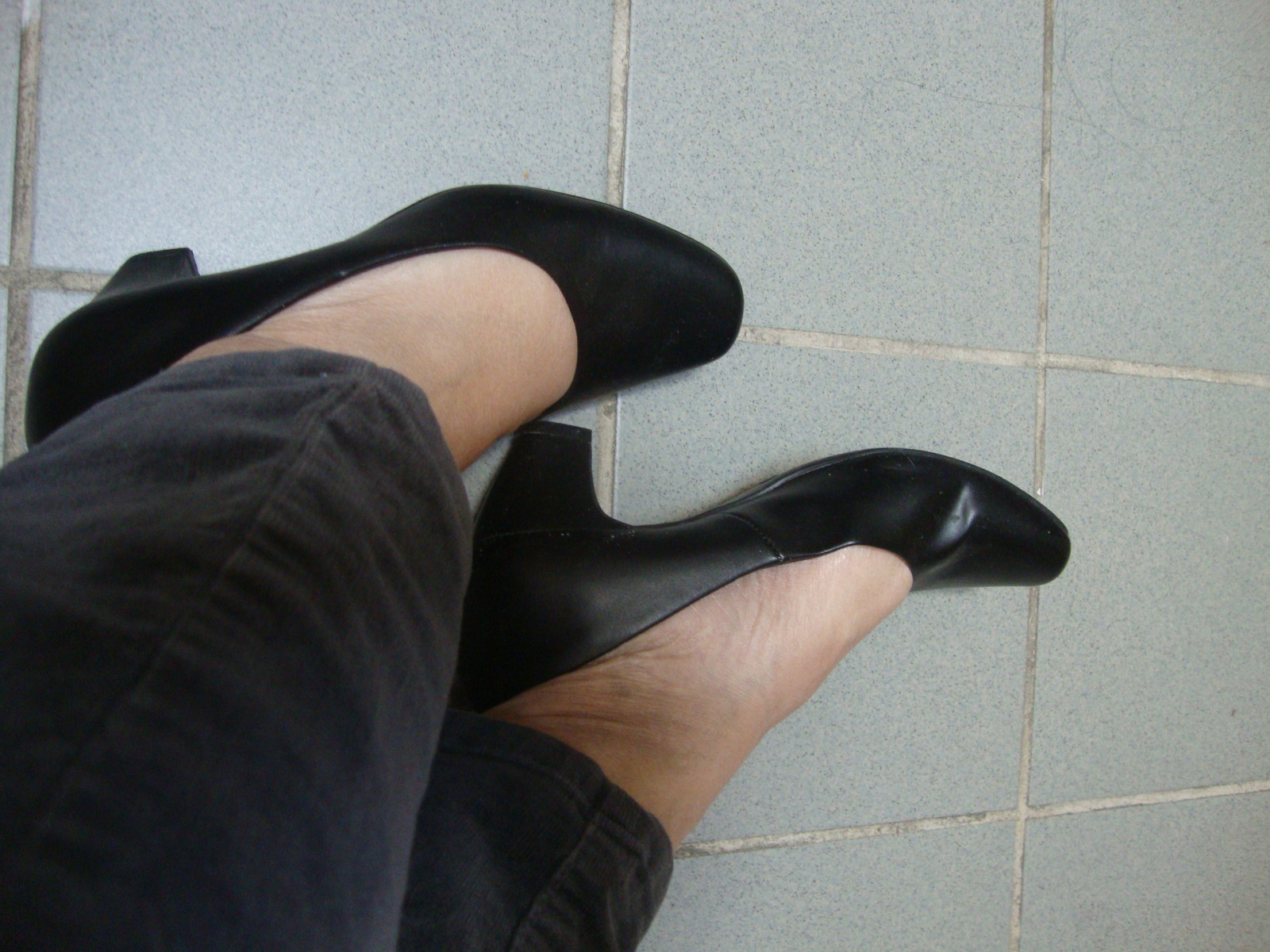 Predictions’ Black size 5.5 Low (3/4 in. to 1 1/2 in.) heel classic pump