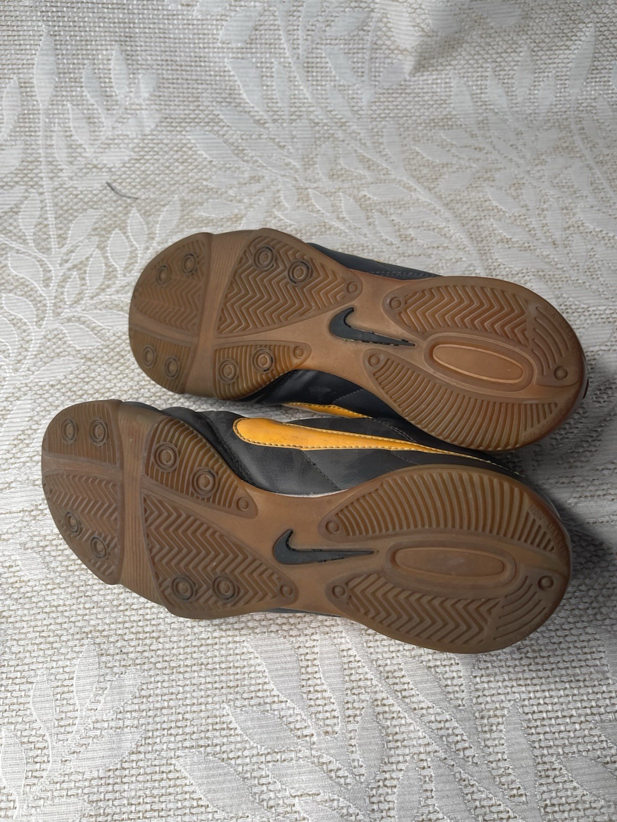 Nike kids Tiempo Size 5.5 Youth Shoes Indoor Soccer Sneaker Black Orange