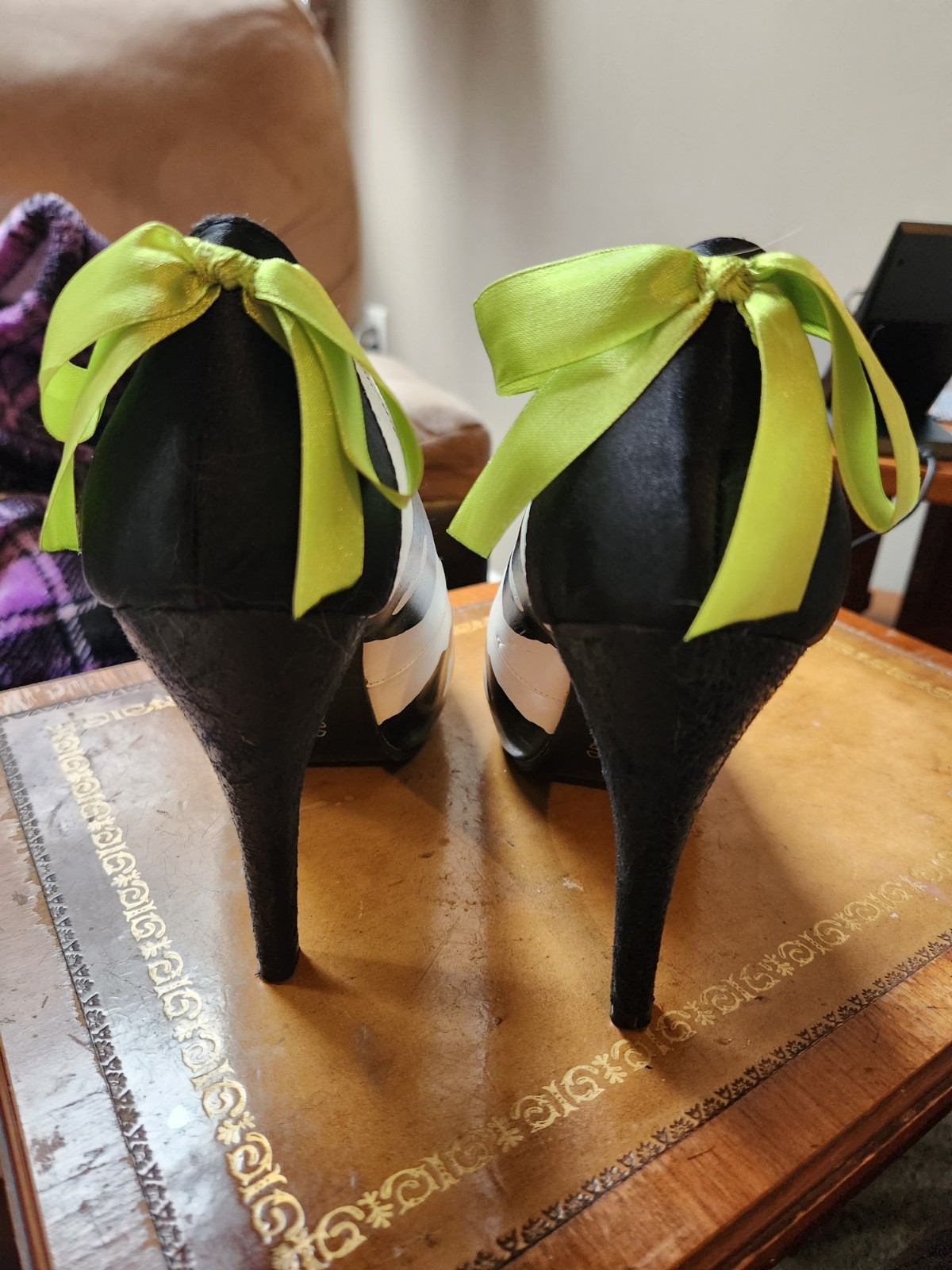 MISFITS women’s high heeled shoes Size 9 (US)