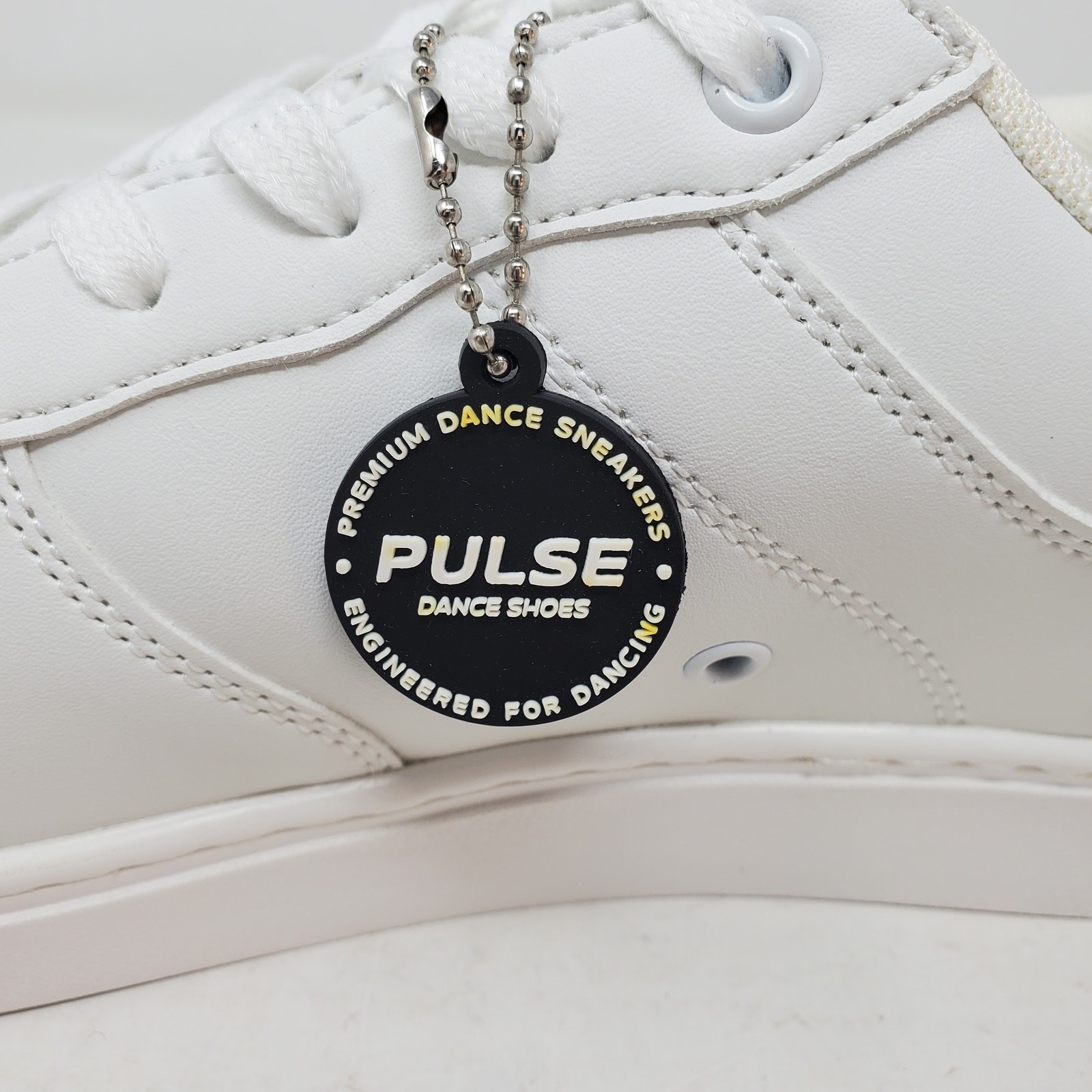 Pulse Dance Shoes Sneakers Flow White Low Top Unisex Size US 9.5 M / US 10.5 W