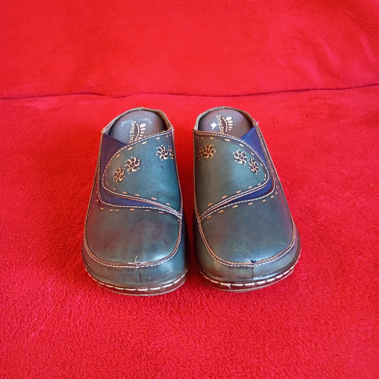 L’Artise Spring Step Chino Shoes Womens Size 38 Turquoise Leather Clogs Slip On