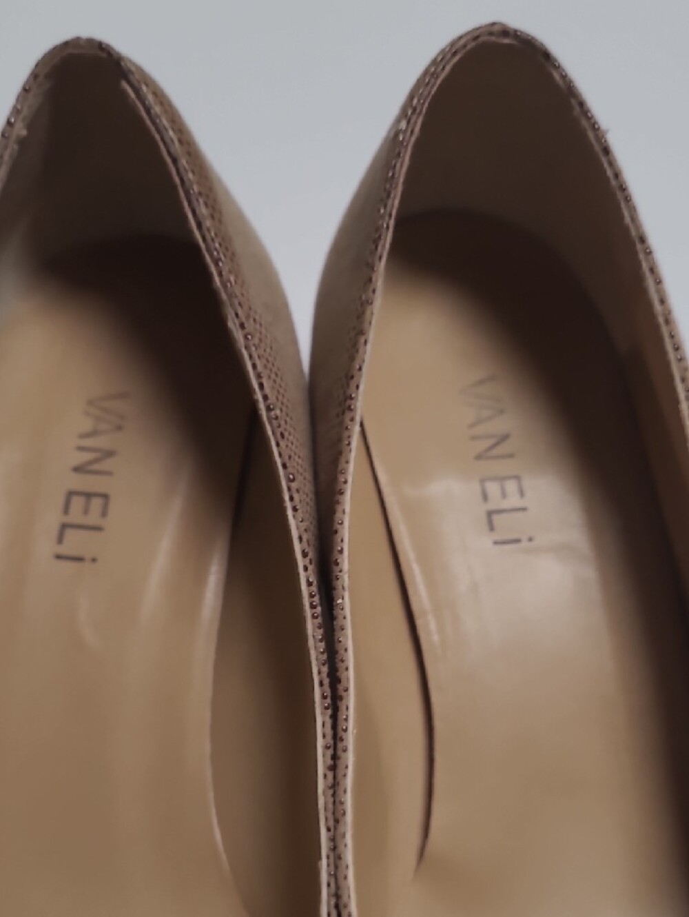Vaneli Taupe Peep-Toe Wedge Heel Pumps – Size 7