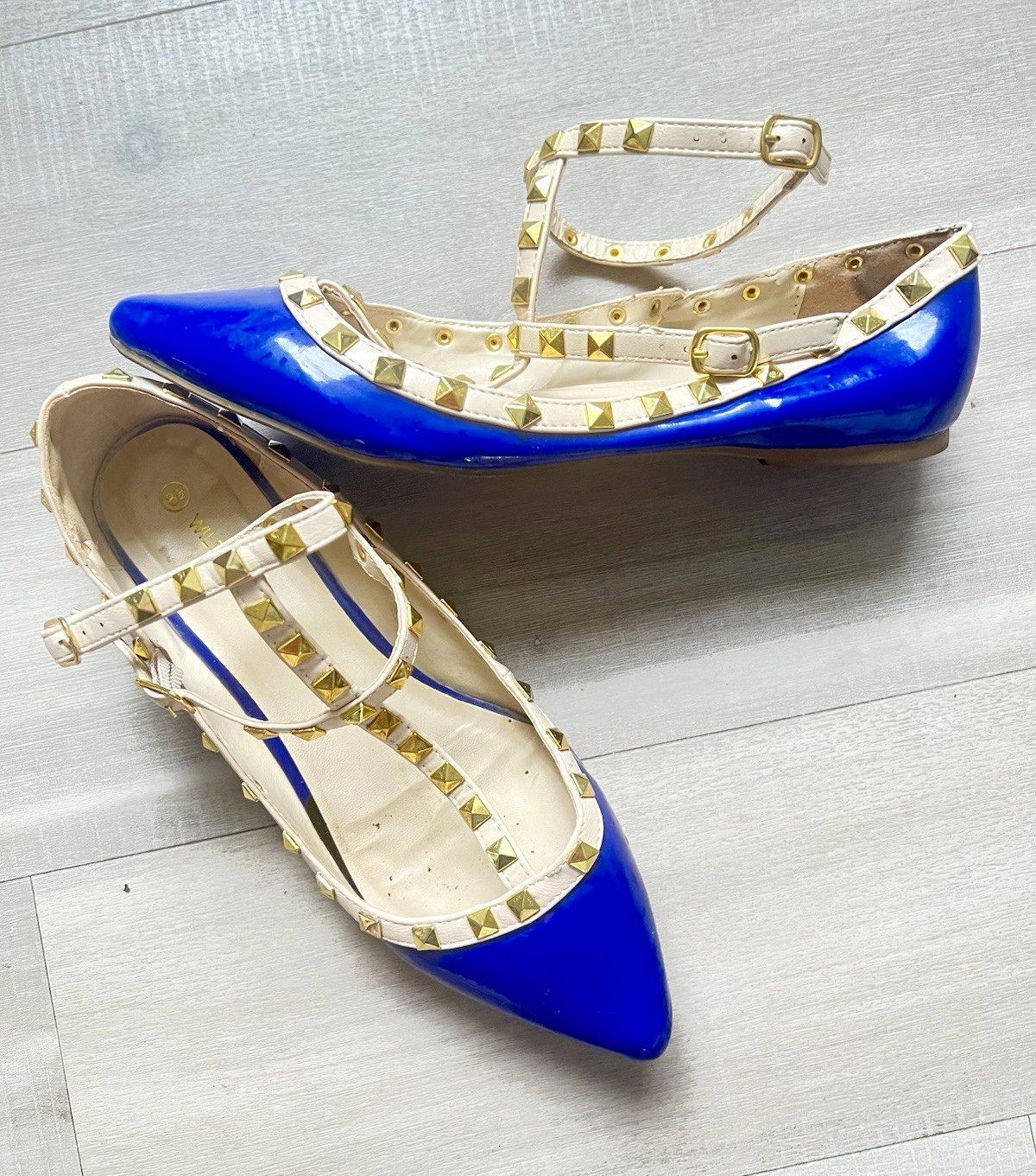 Wild Diva Lounge Blue Studded Pointed Toe T-Strap Buckle Flats 8.5 M