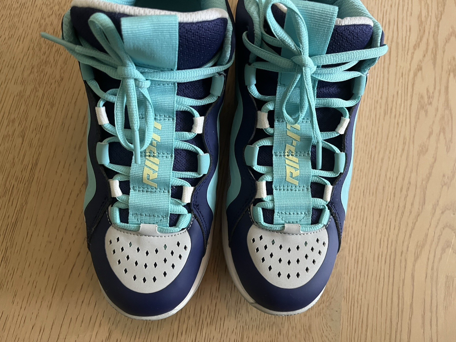 Rip It Future Volleyball Shoes womens Size 7.5 navy blue & white New! sneakers
