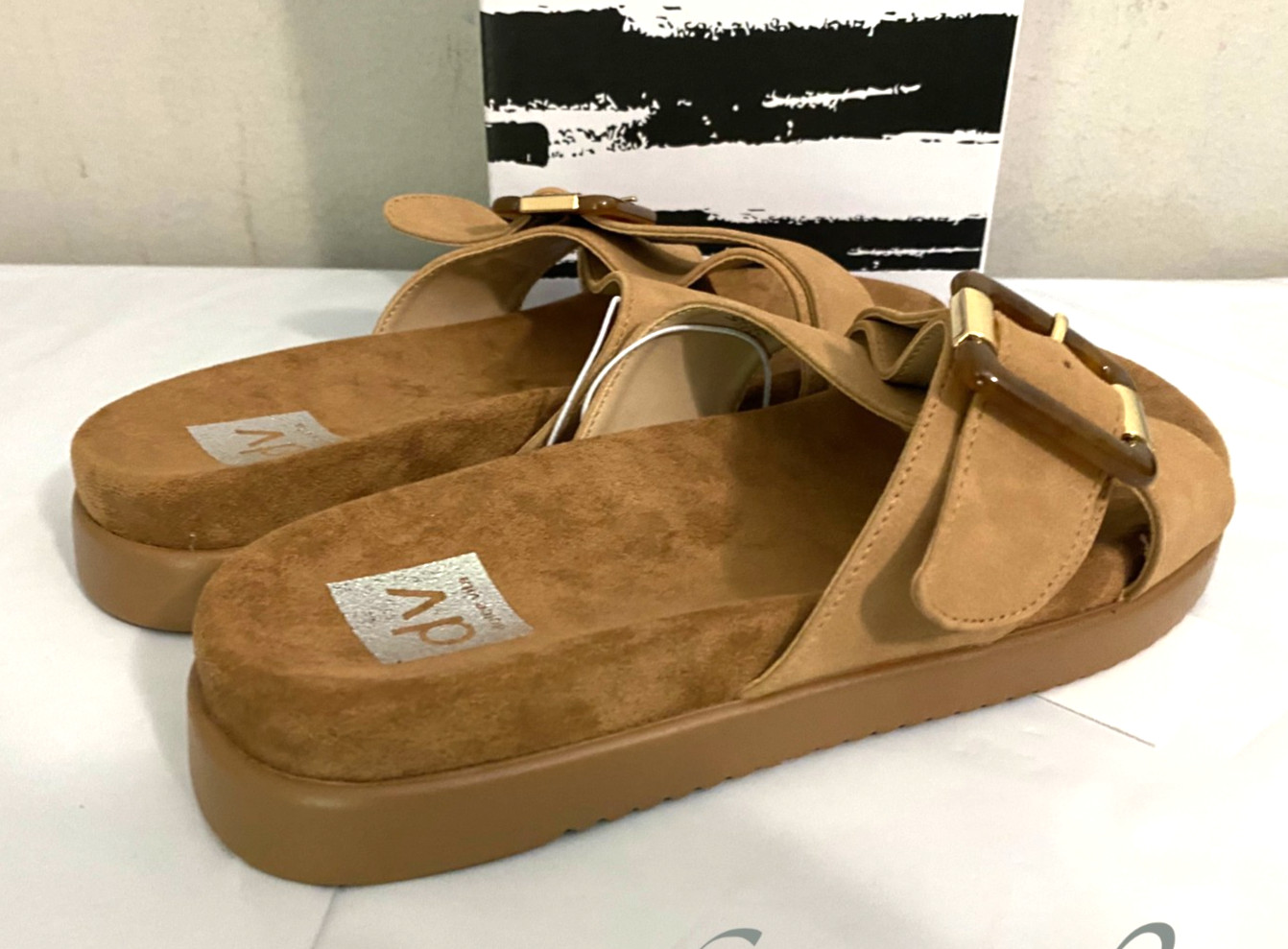 NEW DV by Dolce Vita Women’s USHA Lightweight Suede Sandals – PICK SIZE – TAN