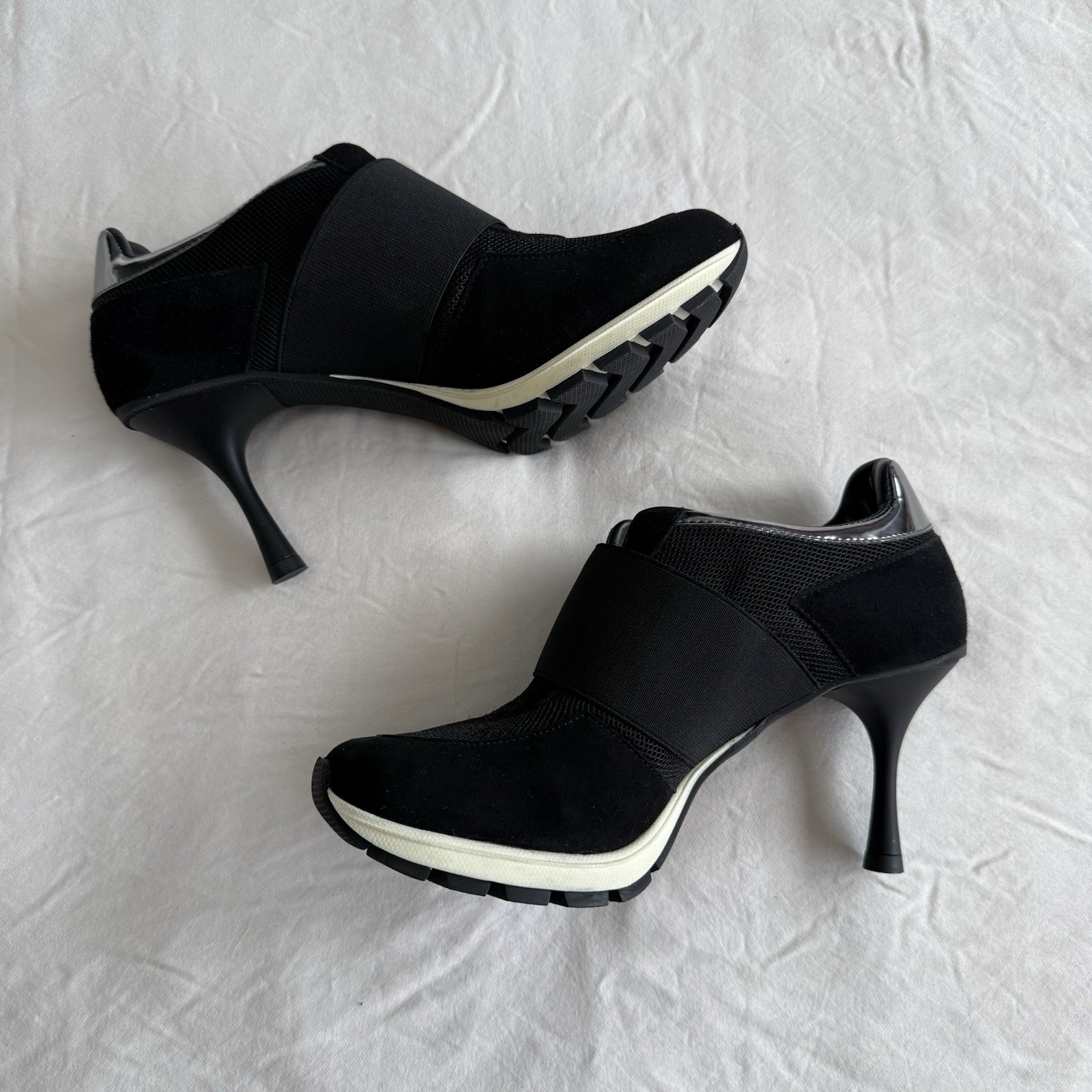 NWOB Sneex The Icon Silver Metallic Black Sneaker Heels Size 6 – $395 Retail