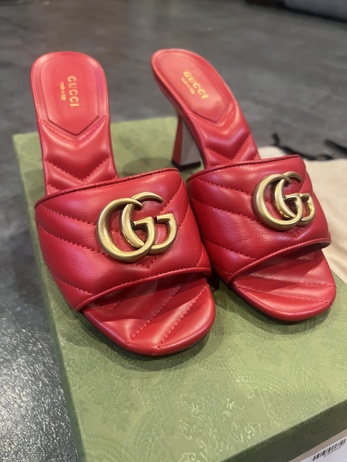 Gucci Marmont GG Quilted Leather Chevron Sandals Slides Maple Red US 6/ EUR 36