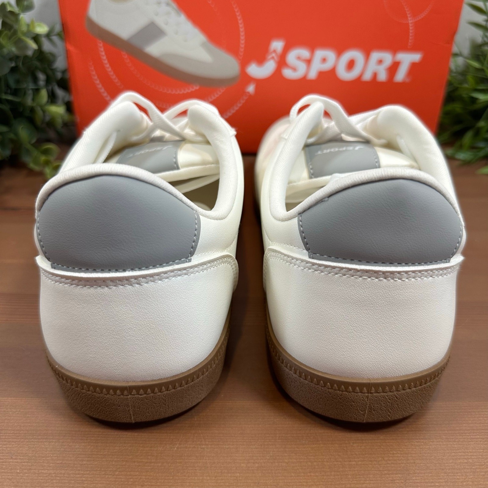 J Sport Women’s Cecily White Grey Memory Foam Sneakers Size 7