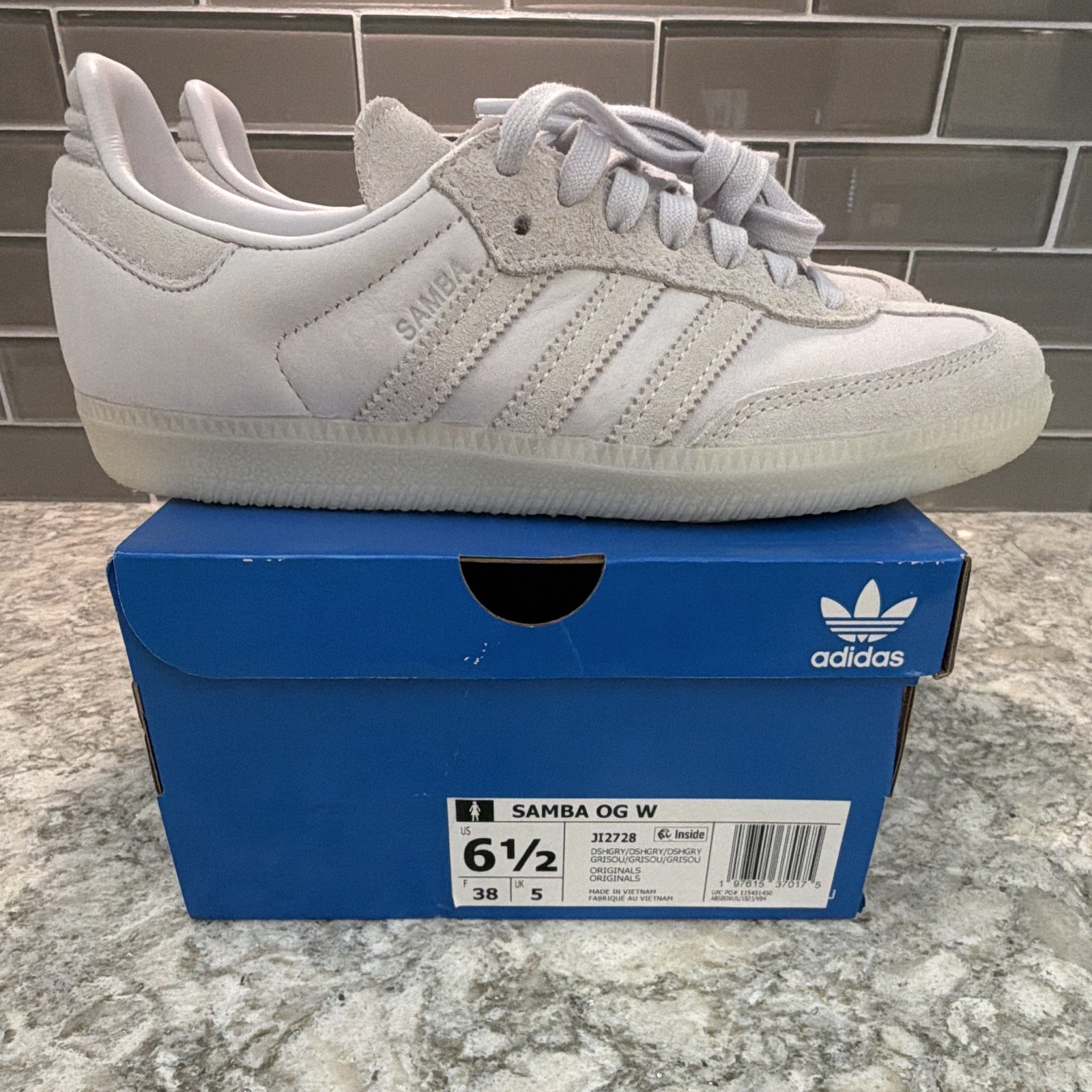 adidas Samba OG W Women’s Low Top Lace-Up Leather Sneakers Classic