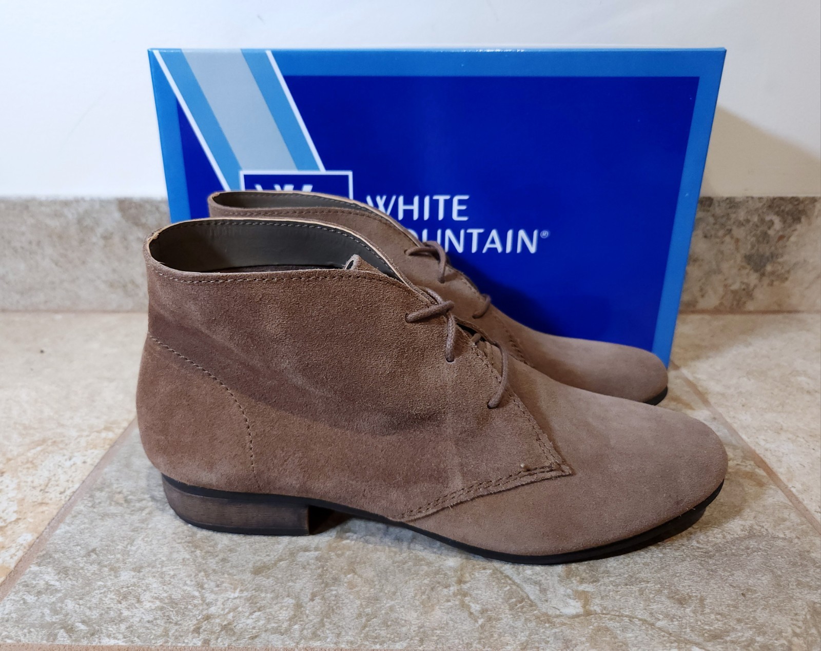 White Mountain Golden Womens Chukka Ankle Boots Brown Taupe Suede Lace 8 NIB NEW