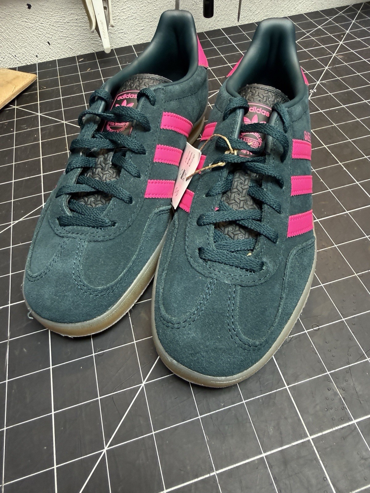 adidas Gazelle Indoor W Suede Low Top Sneakers Aurora Ivy Pink Green JS1416