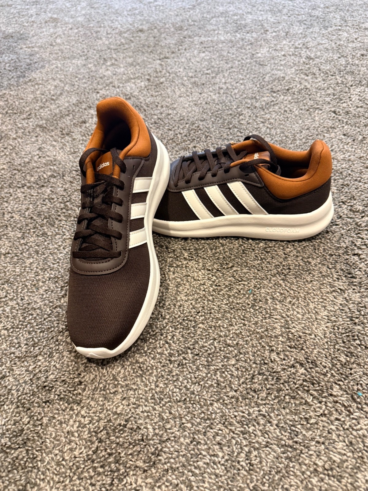 NEW – Size 7M/8W – Adidas Lite Racer 4.0 Brown Sneakers – JR7192
