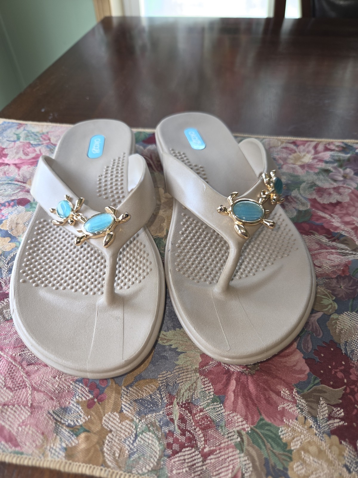 Oka-B Elle Flip Flop Thong Sandals Theresa Licorice Sz ML 8.5-9.5 Tan Sea Turtle