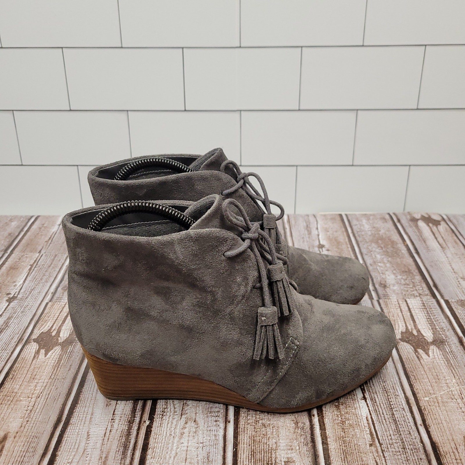 Dr. Scholl’s Dakota Gray Suede Ankle Booties Womens Size 9 Comfort Shoes