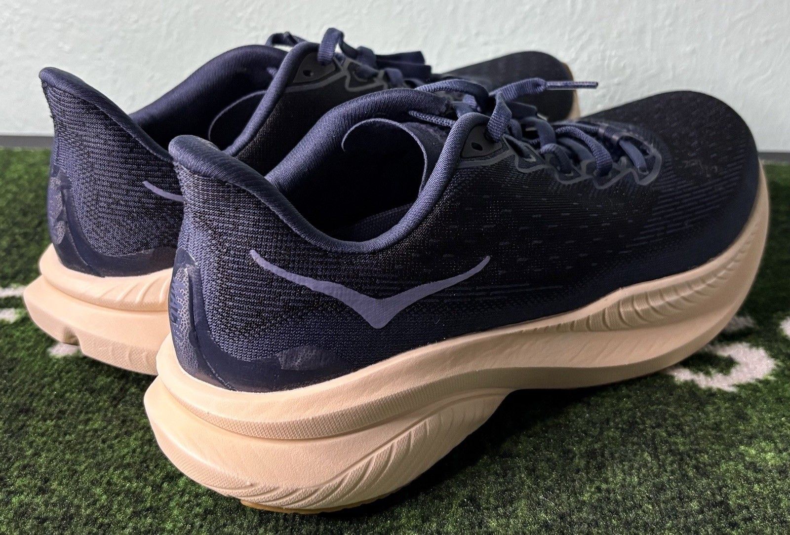 US Men’s 9/Women’s 10 – HOKA Mach 6 LA “Varsity Navy Black” 1164032-VCK