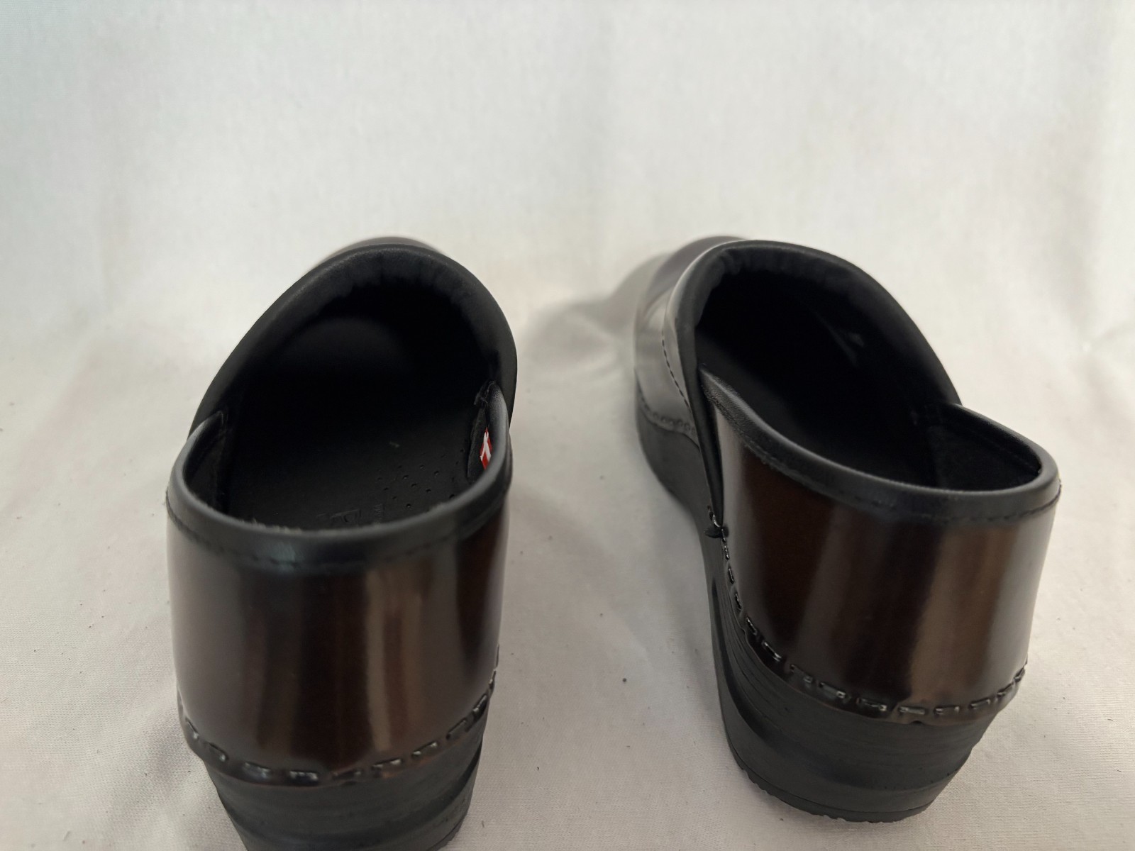 New Classic Sanita Nursing Clogs Women EU 36 USA size 6