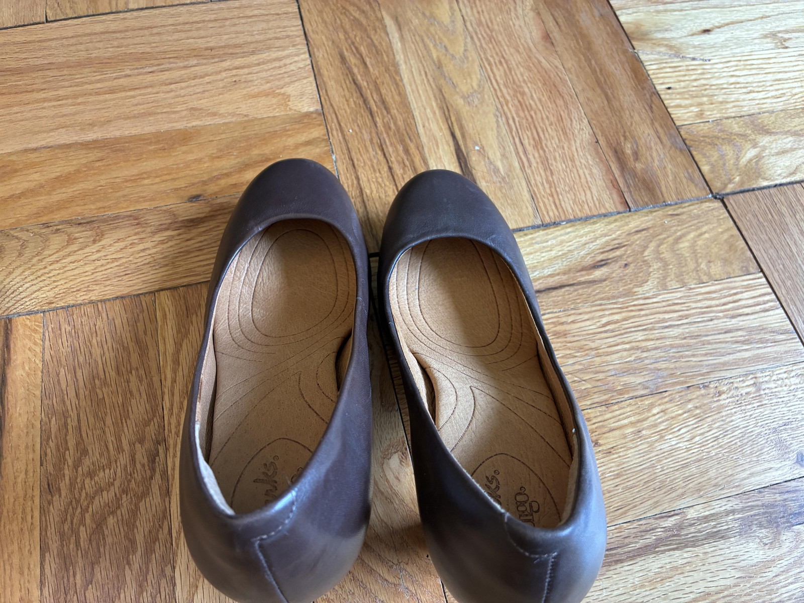 Clarks Shoes Womens 7 Brown Leather Indigo Round Toe Cone Heel Pumps Comfort