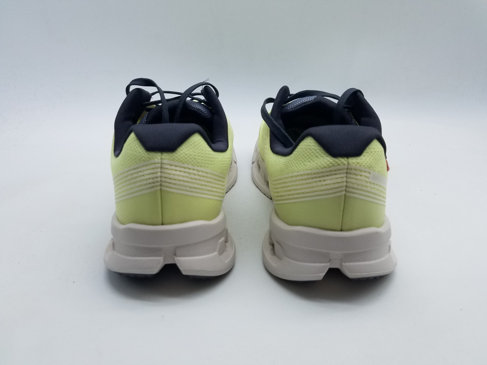 On Cloudgo Swiss Engineering Women’s Size 9.5 Road Running Shoes *Less than 5 mi