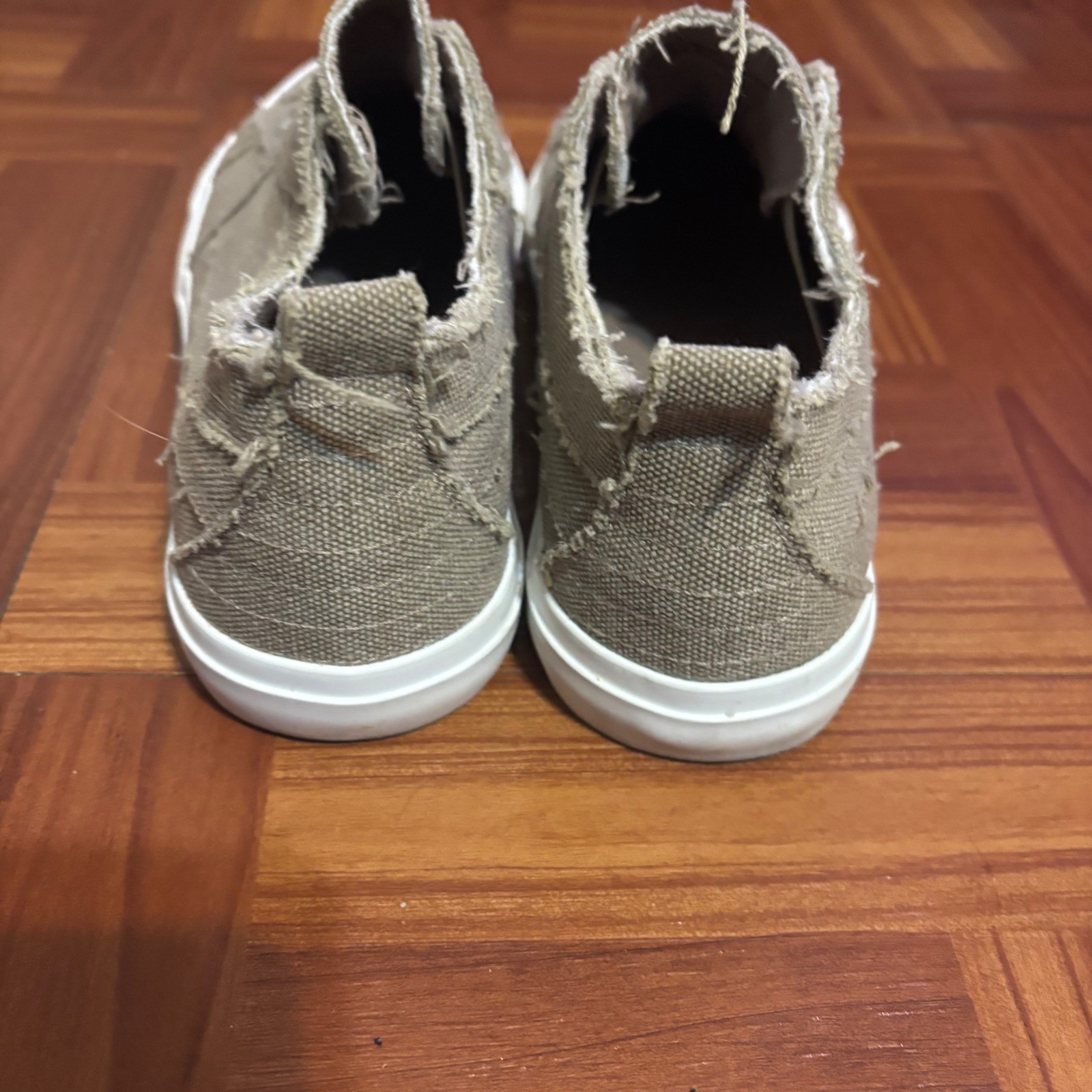 Corkys Babalu 8 Khaki Tan Distressed Canvas Slip On Sneakers Womens 9