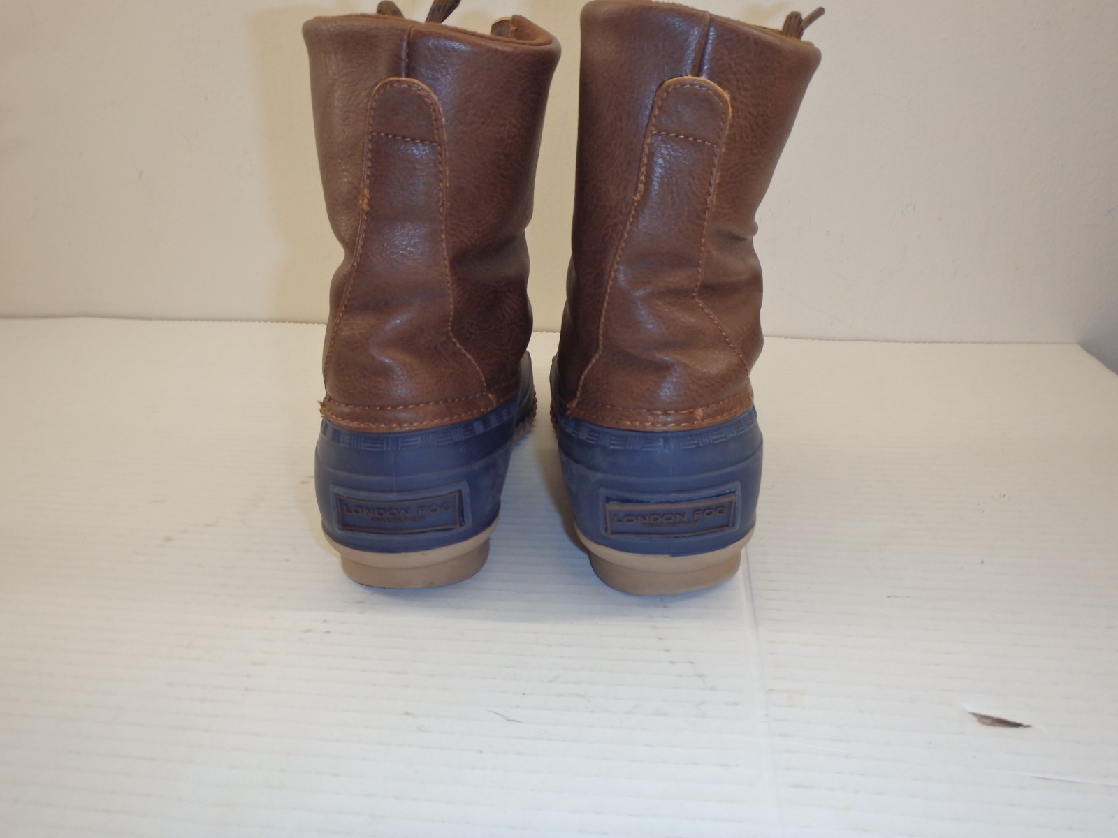 London Fog Womens Boots sz 7 Wonder Cold Weather Duck Waterproof # H677