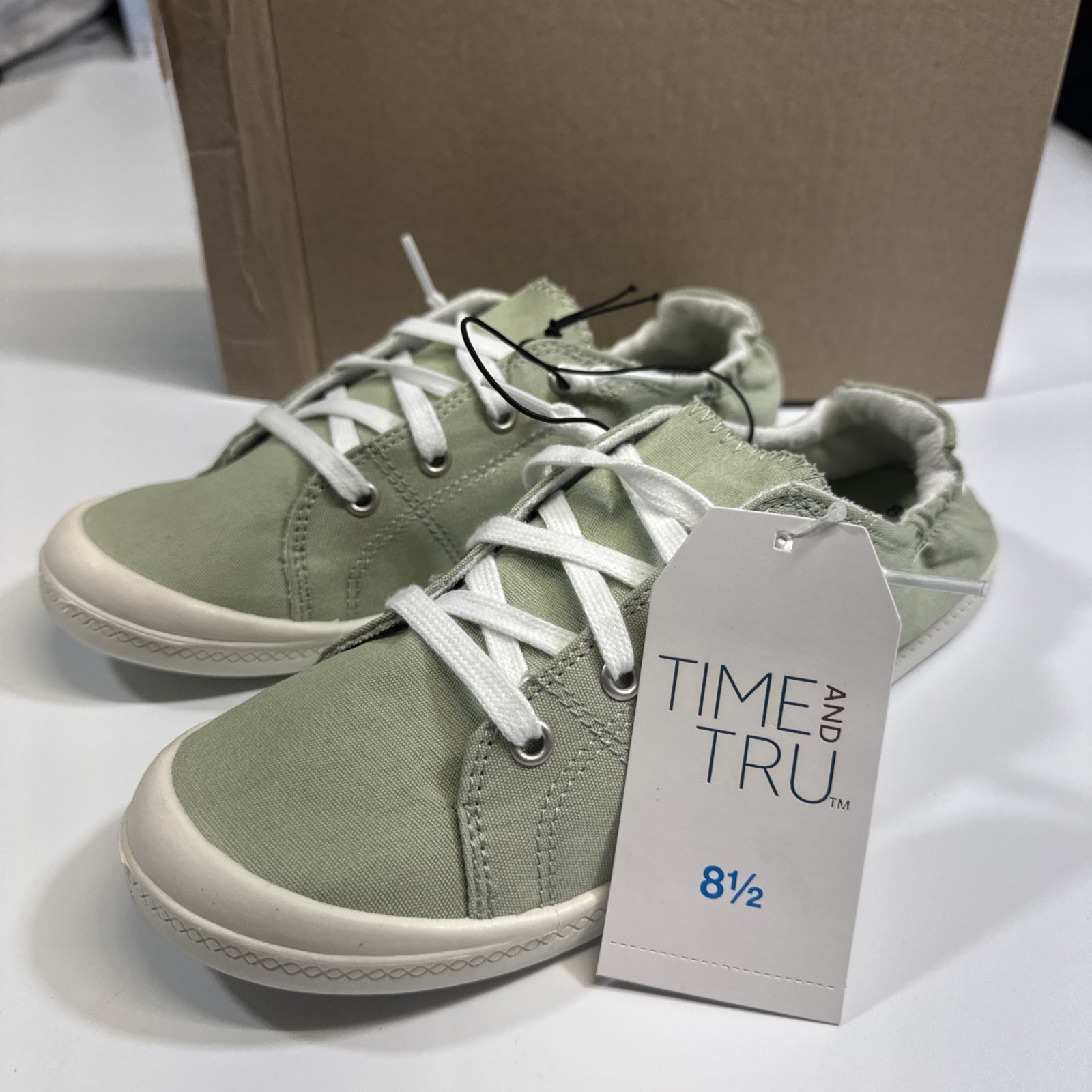 Time & Tru Sage Scrunch Back Memory Foam Woman’s Sneakers Slip-on with Laces