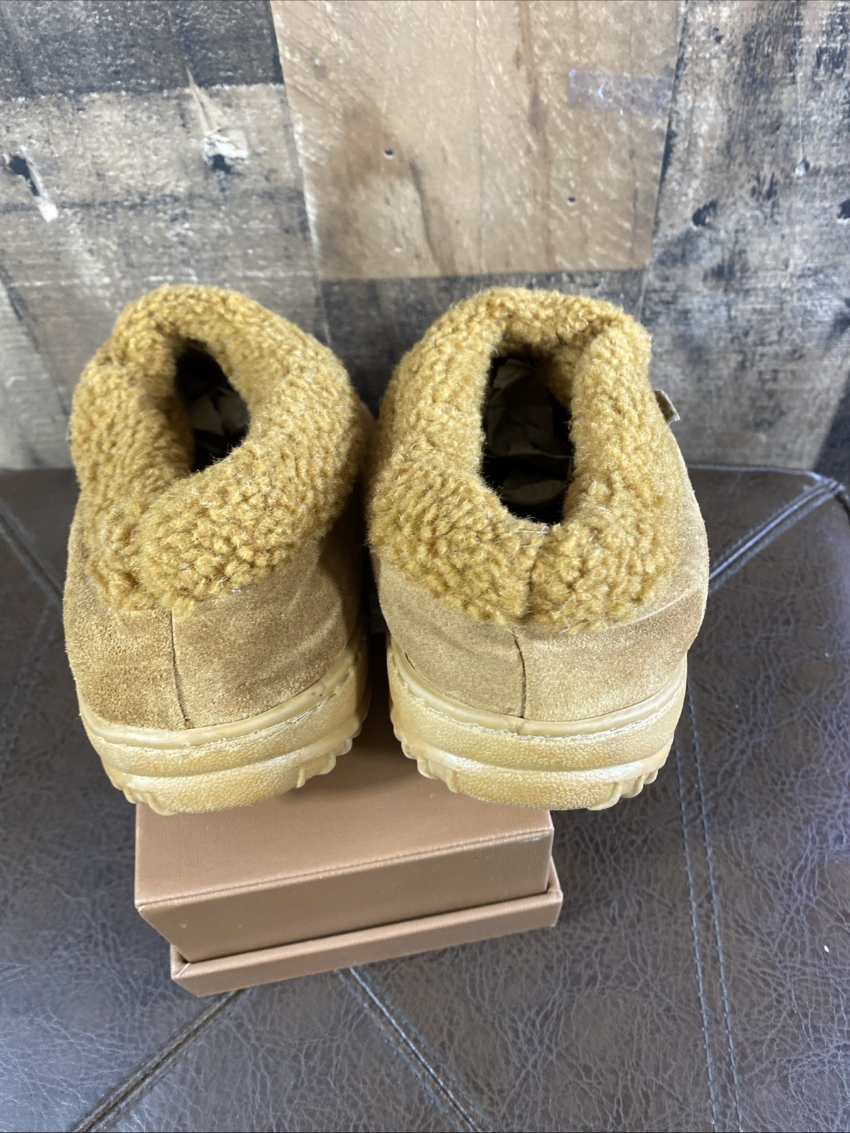 Wanderlust Women Microsuede Indoor Outdoor Rugged Slippers Size L 9 Tan