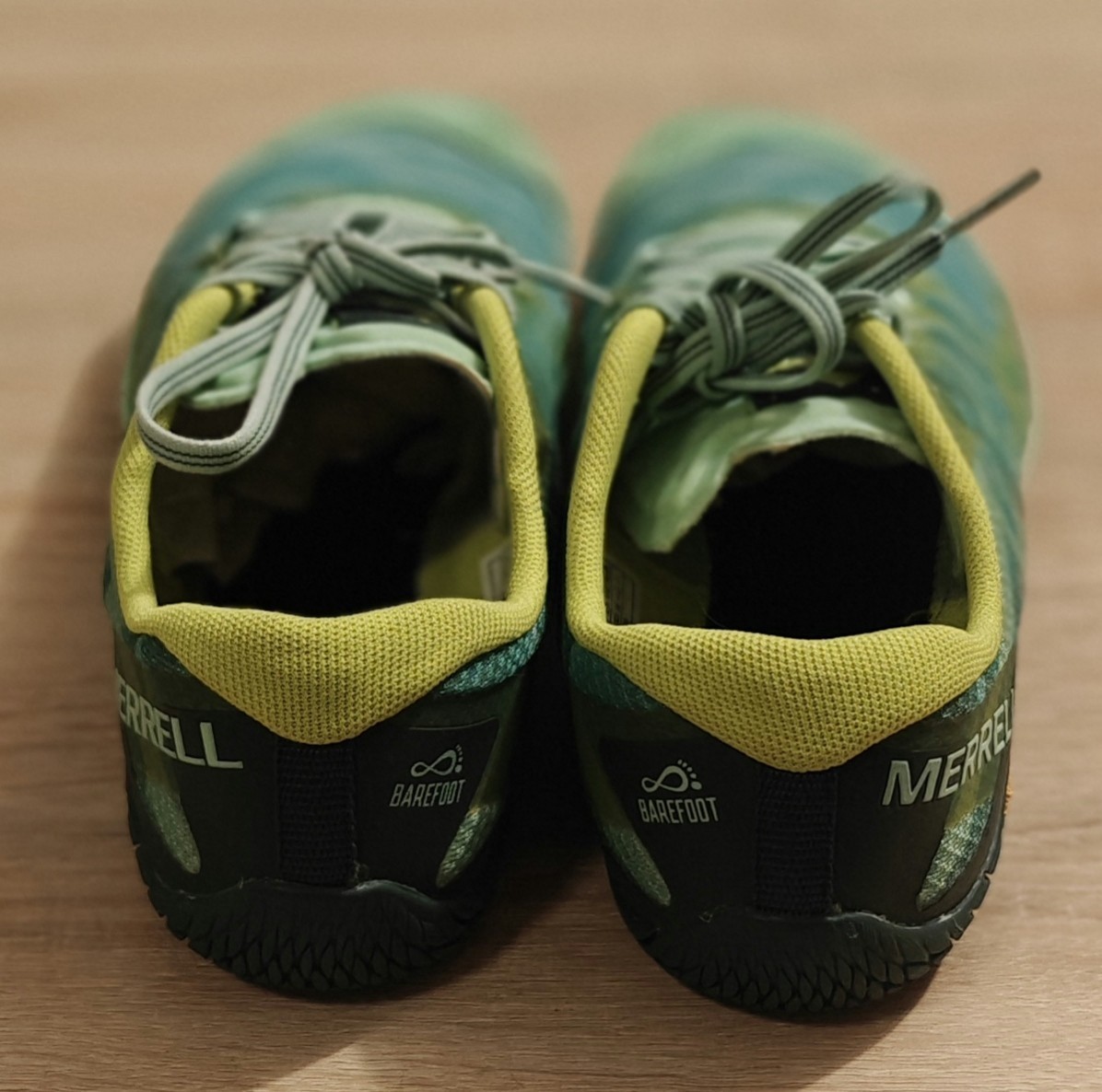 Merrell Vapor Glove 3 Barefoot Trail Running Shoes Womens Size 8 Green Sneakers