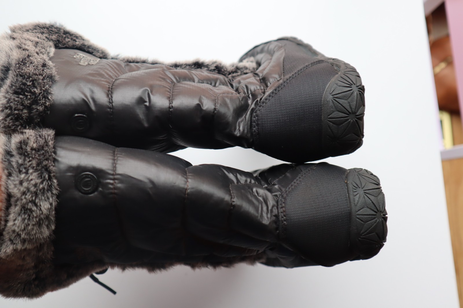 Black Textile THE NORTH FACE Quilted NUPTSE Down Laced Boots w/ Faux Fur 8.5