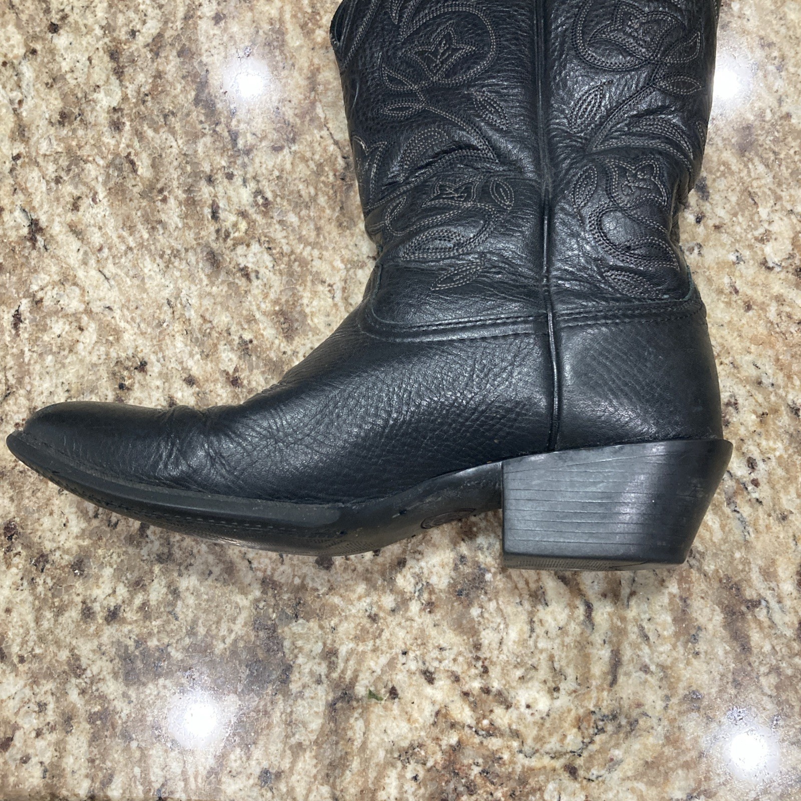 Ariat Woman’s Heritage R Toe Cowgirl Boots Black Leather Size 7.5C 10001037