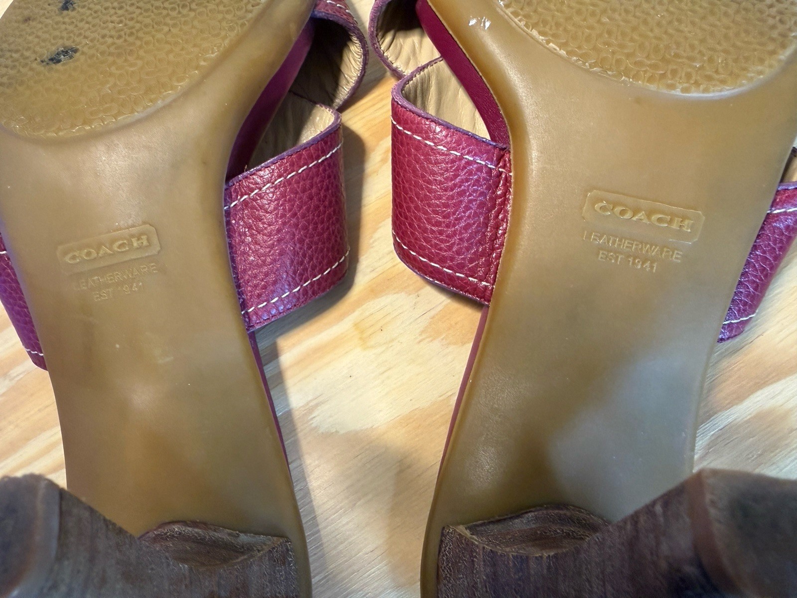 Coach Women’s Burgundy Leather Slide Sandals Straps Buckle Logo Size 7.5B