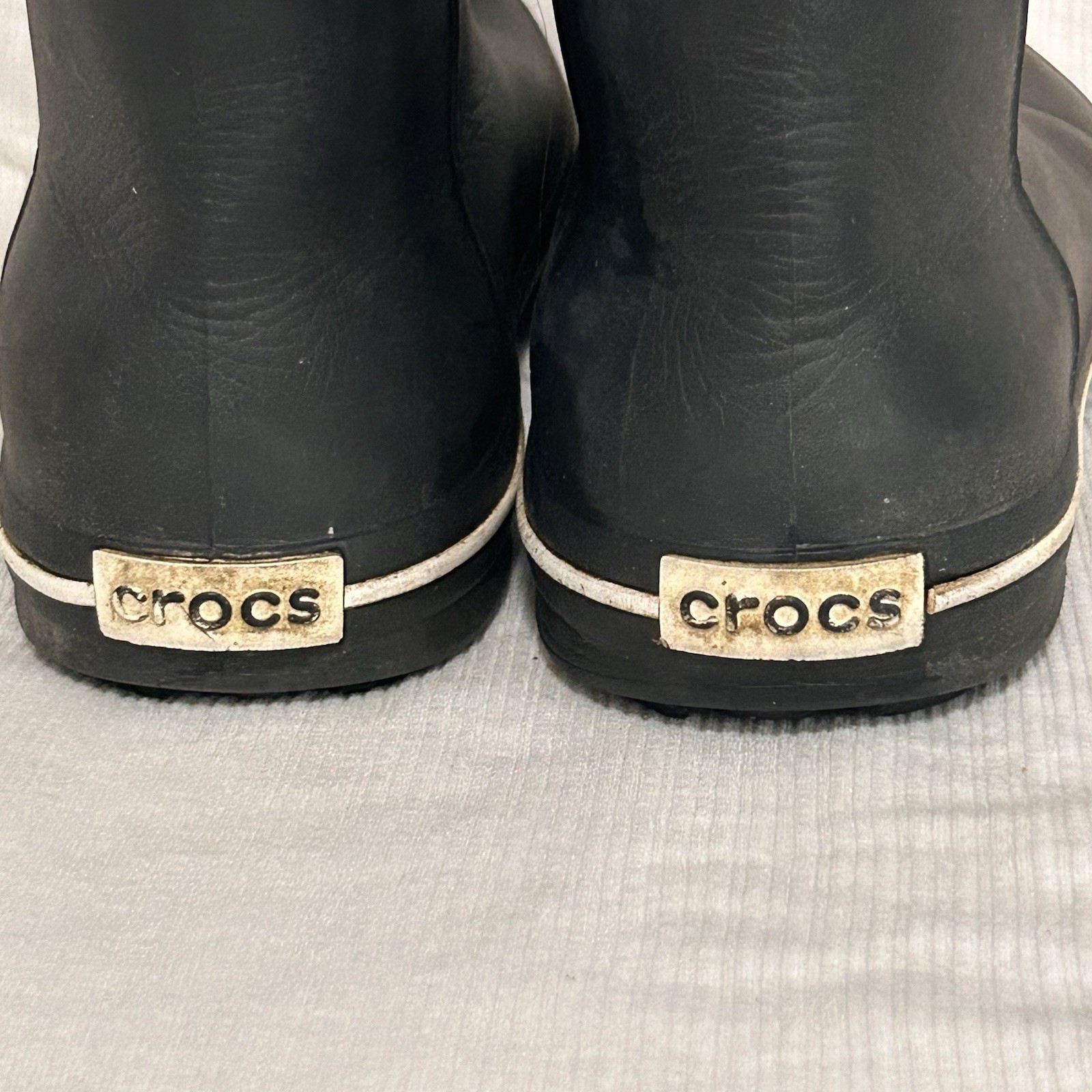 Crocs Women’s Black Jaunt Shorty Pull-on Rain Boot – Size 6 FLAW