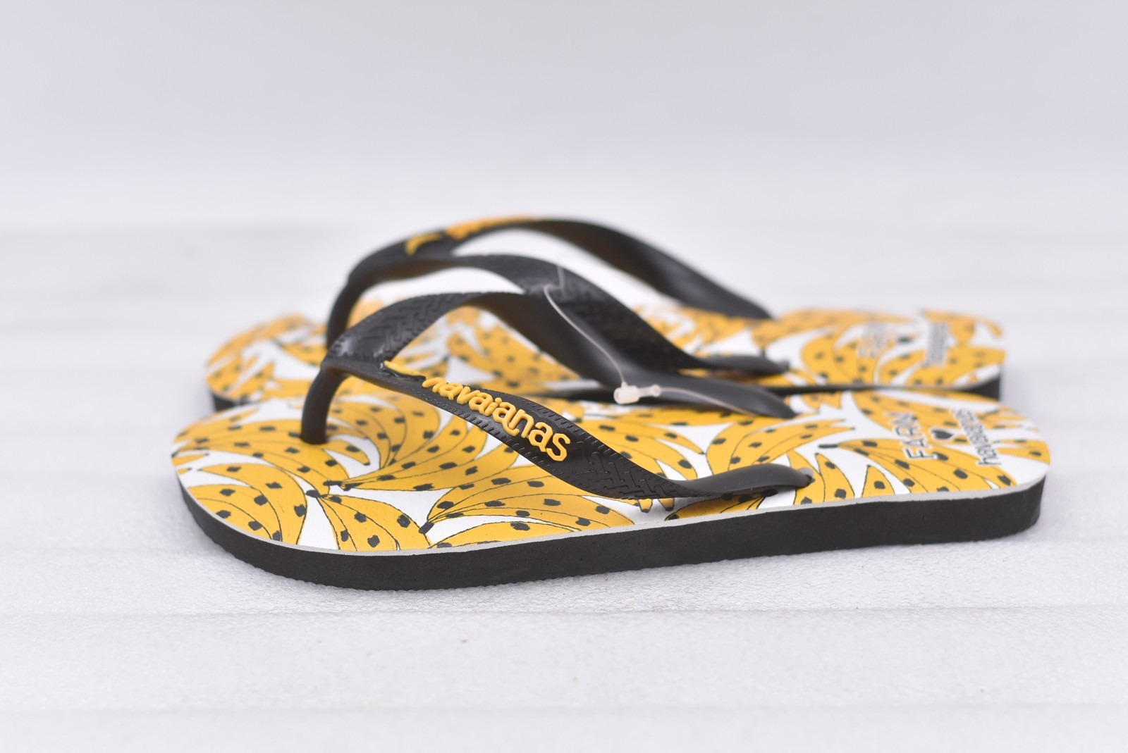 Womens Havaianas Slim Flip-Flop Sandals – Black w/ Bananas Size 7/8 (EU 39-40)