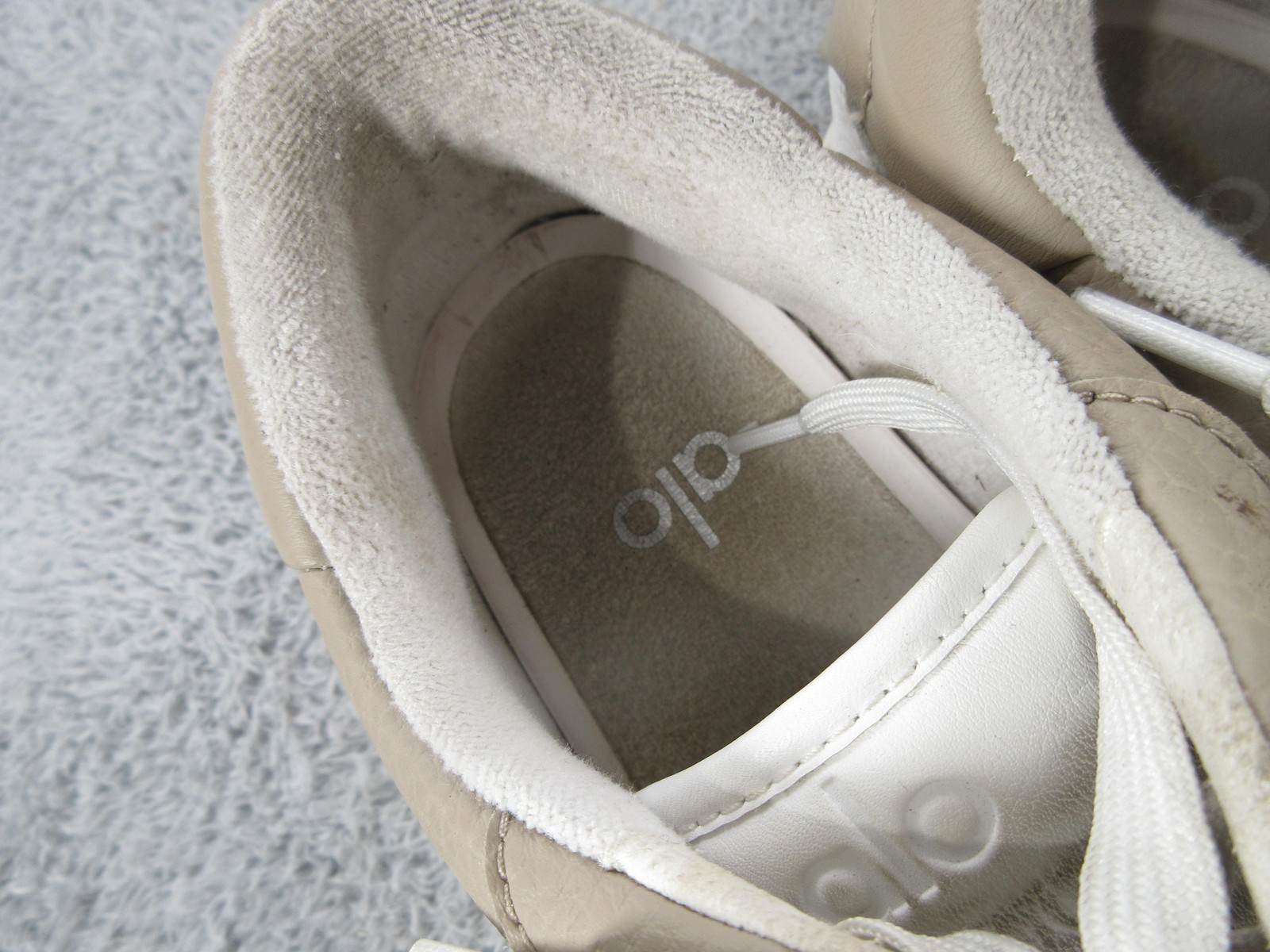 Alo Shoes Womens 10 White Tan Leather Low Top Casual Comfort Sneakers A0685U