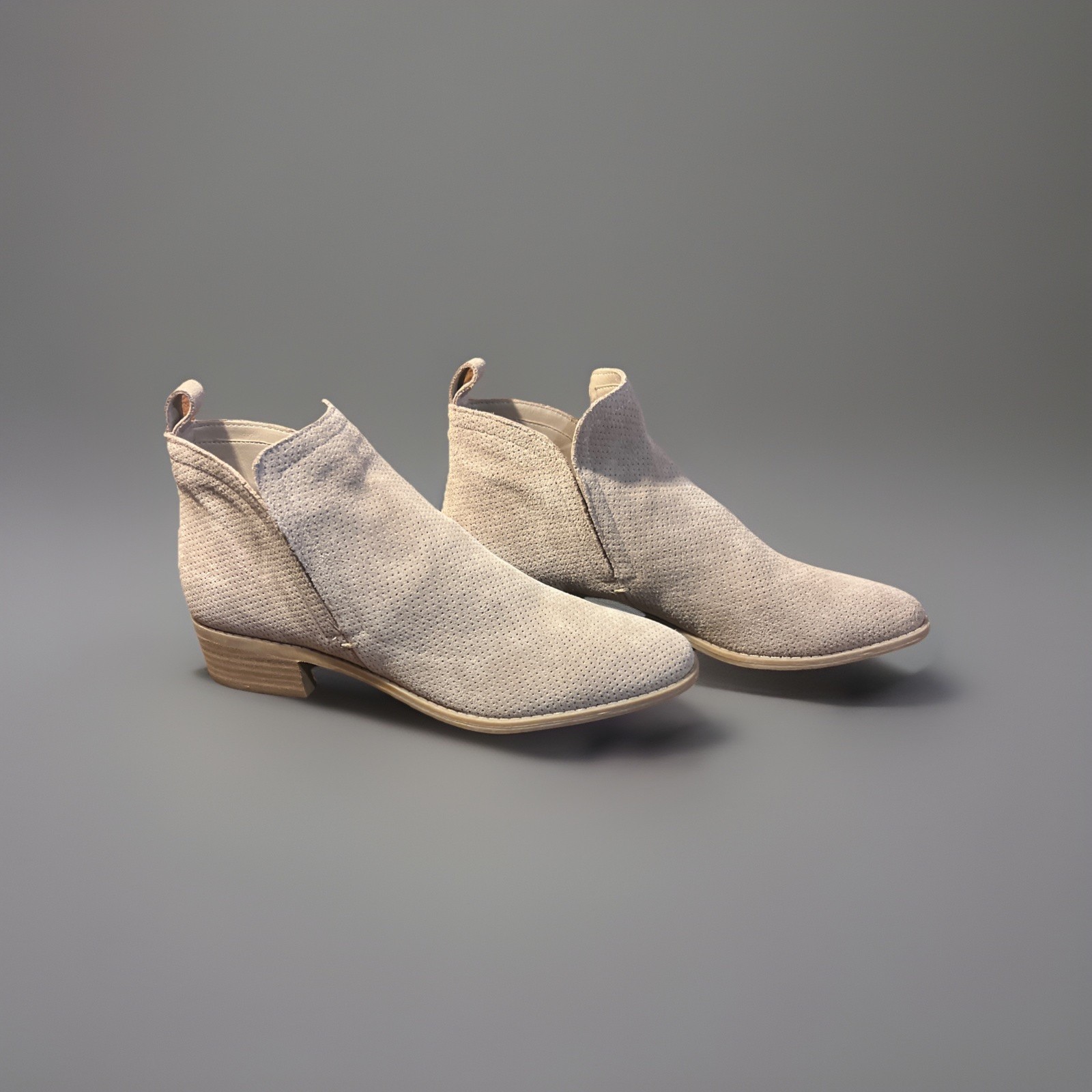 NWT Dolce Vita, Suede Ankle Boots, Women’s Size 10 Please See Photos For Damage