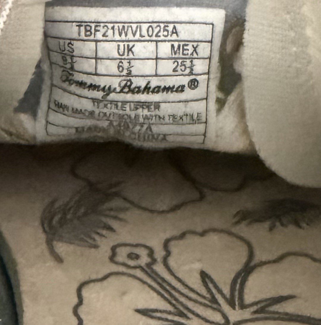 Tommy Bahama Women’s Striped Slip On Sneakers Casual Size 8.5 Brown White Blue