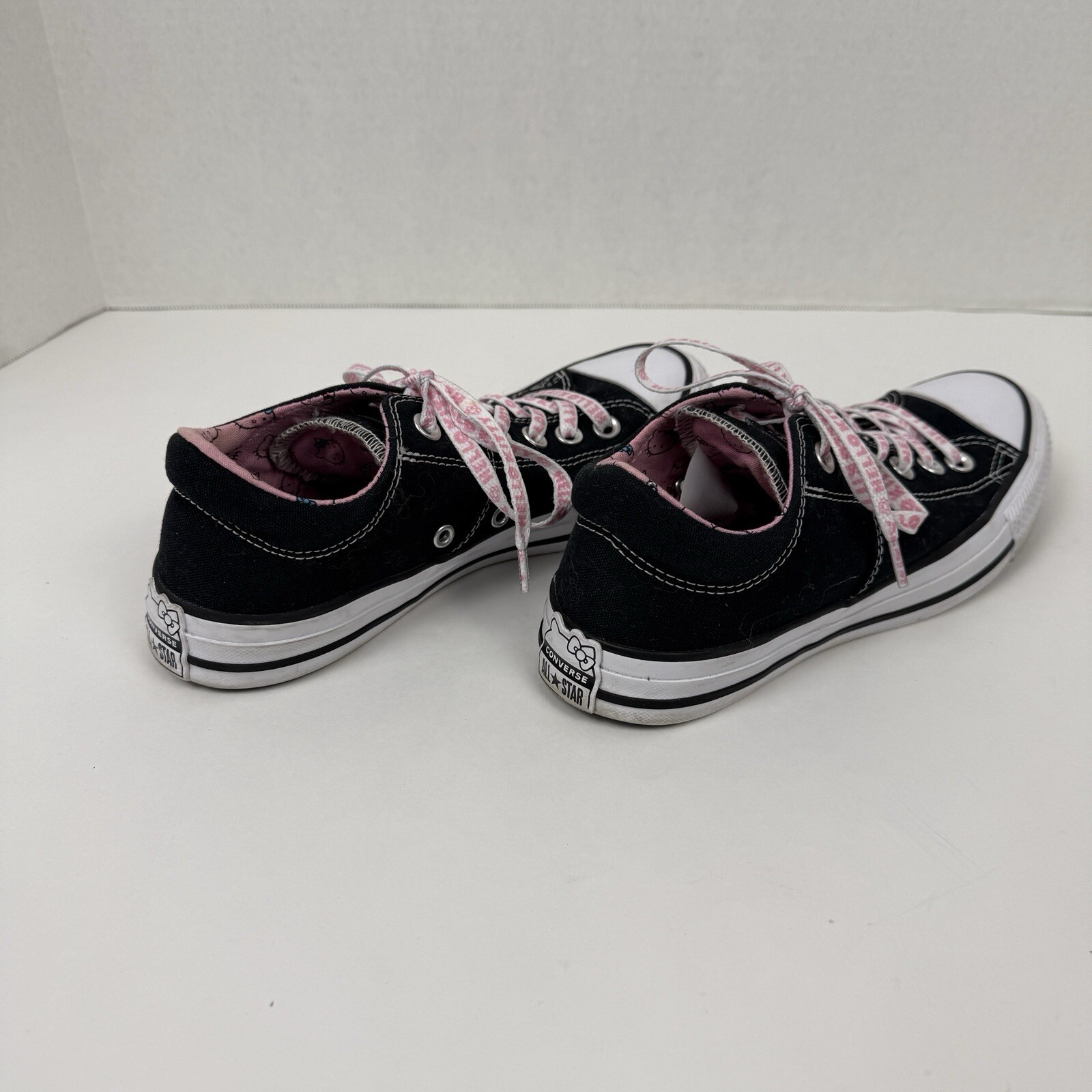 Converse Chuck Taylor All Star Madison OX x Hello Kitty 2019 Size 7.5