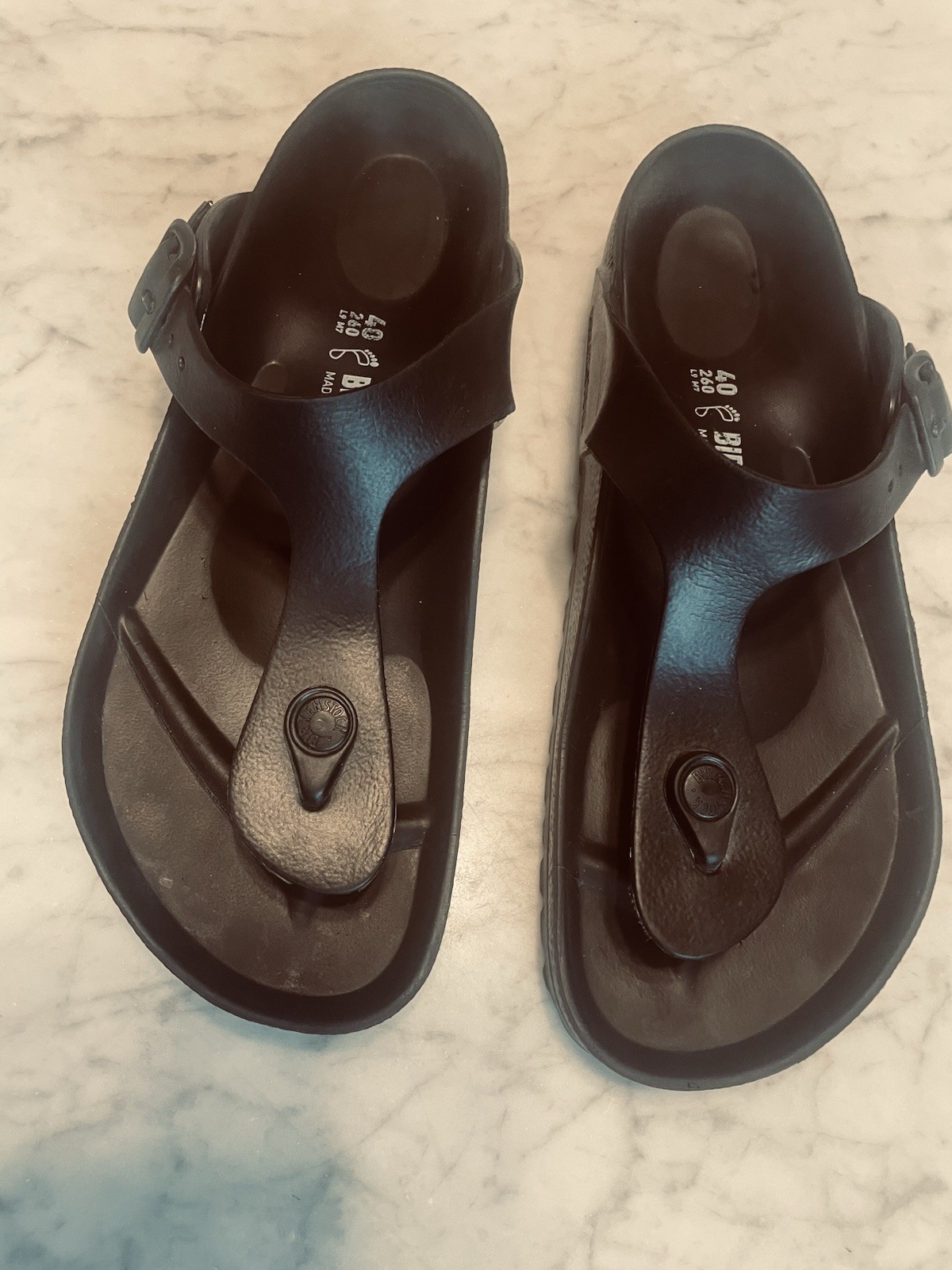 Birkenstock Women’s 40 Size 9 Gizeh EVA Women’s Sandals Black Rubber Sandals EUC