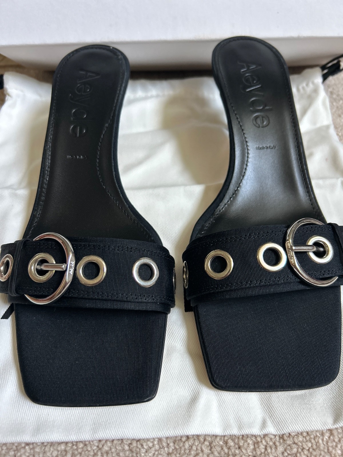 NEW $450 AEYDE «Ilvy» Eyelet Grosgrain Mules Heel Sandals – Black – EU 38 / US 7