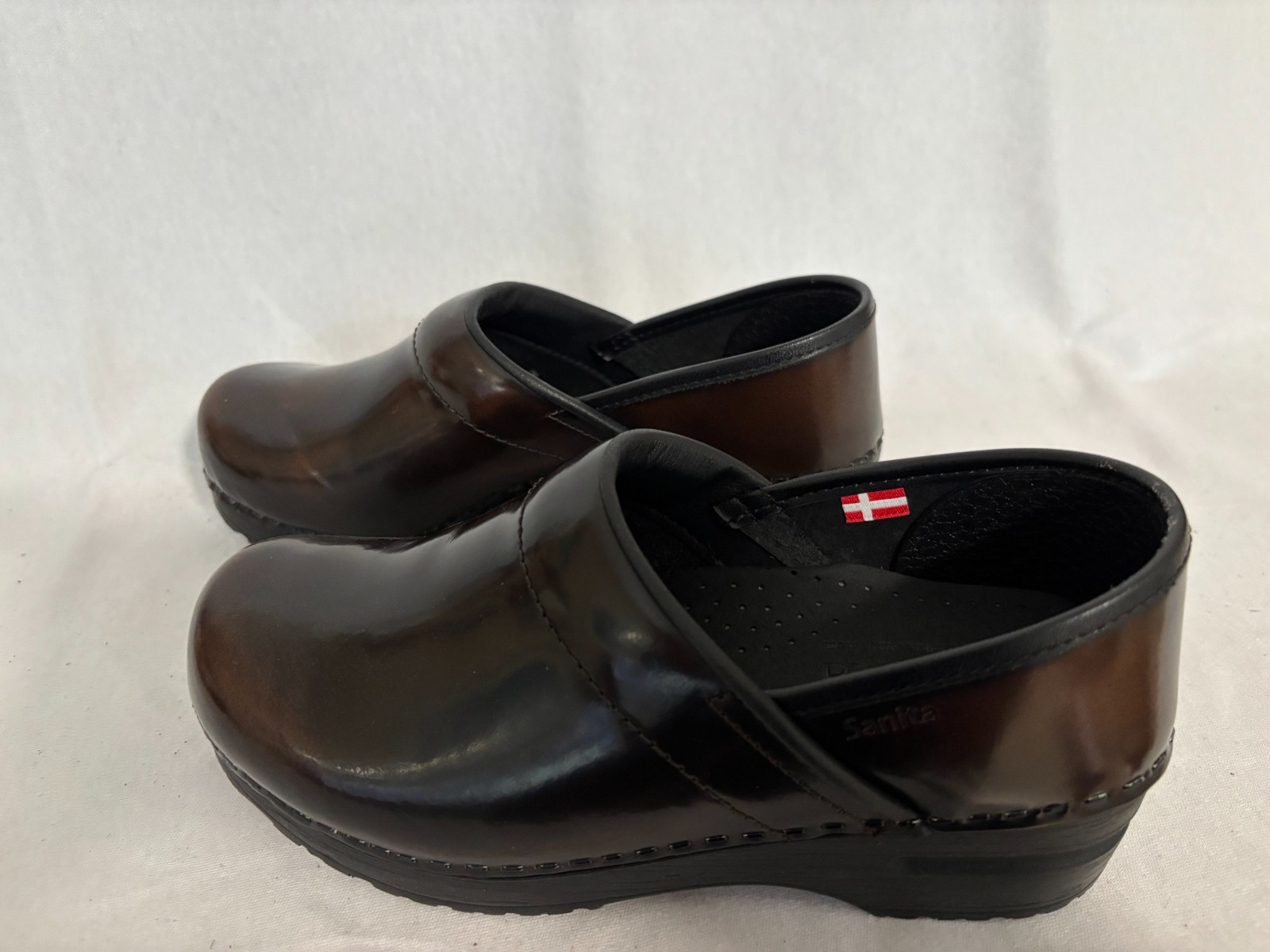New Classic Sanita Nursing Clogs Women EU 36 USA size 6
