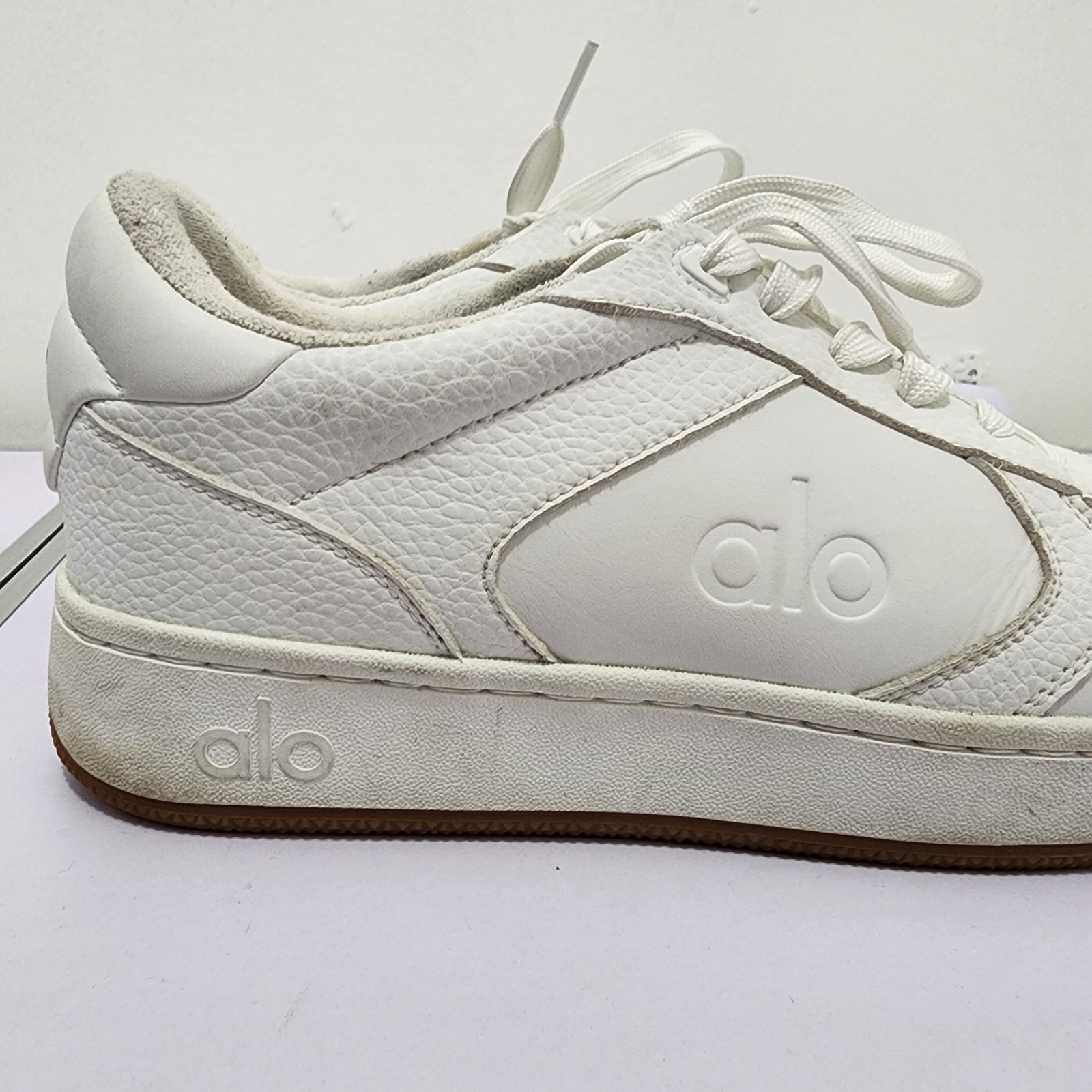 Alo Yoga Recovery Mode Sneakers White A0685U Womens 11.5 Mens 10 Vegan Leather