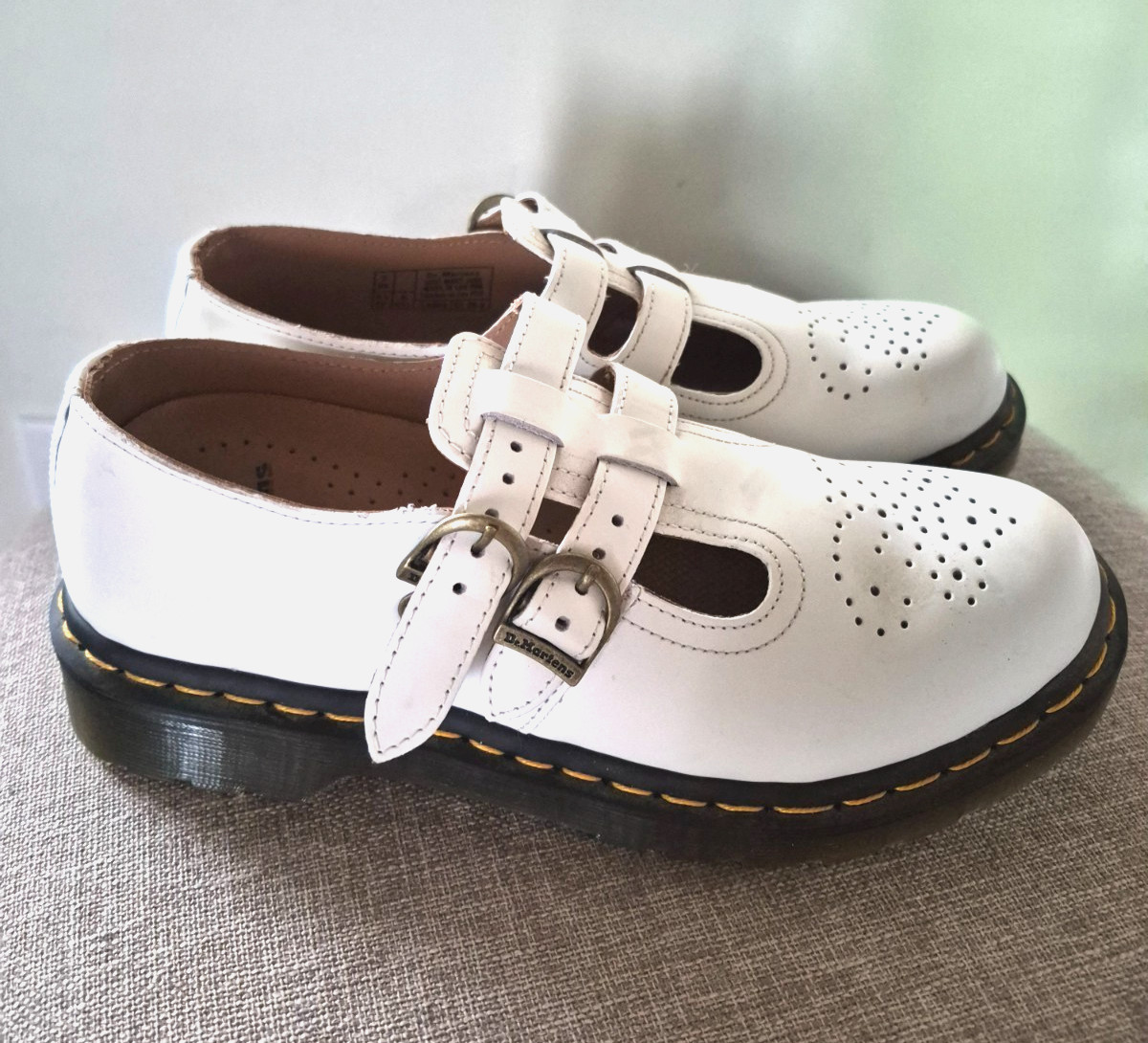 Dr. Martens 8065 Smooth Leather Mary Jane Shoes Cream Color Women’s Sz: 9 NWOT