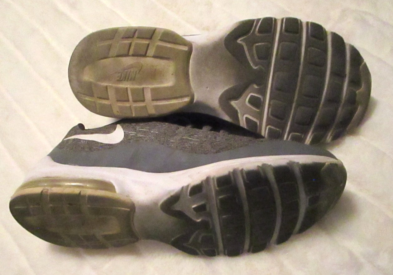 Nike Air Max Invigor Gray Tech Knit Fabric Ltwt Running Shoes Size 8.5 M 917544