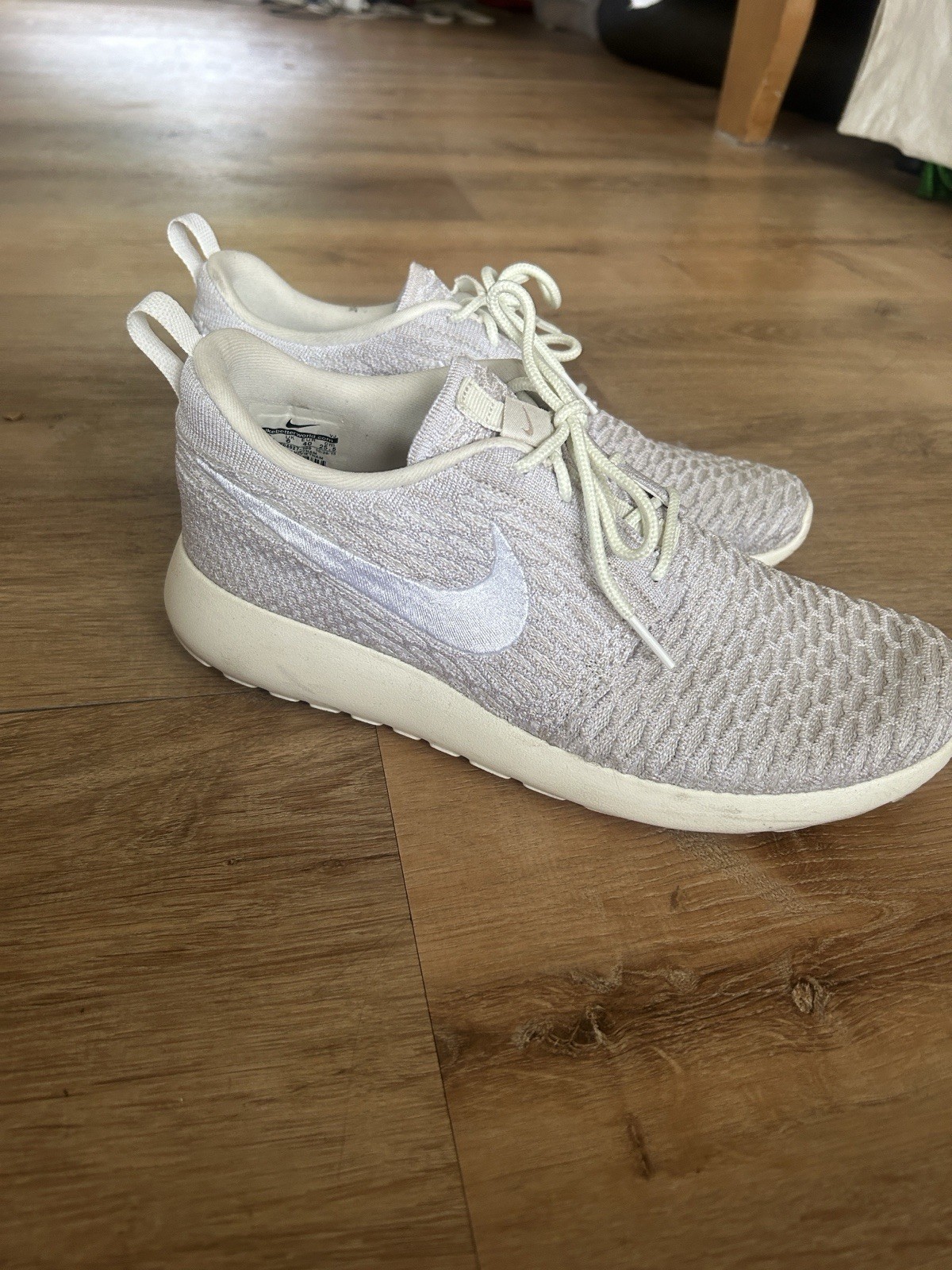 Nike Women’s Knit Light Gray Size 8 1/2 Sneakers