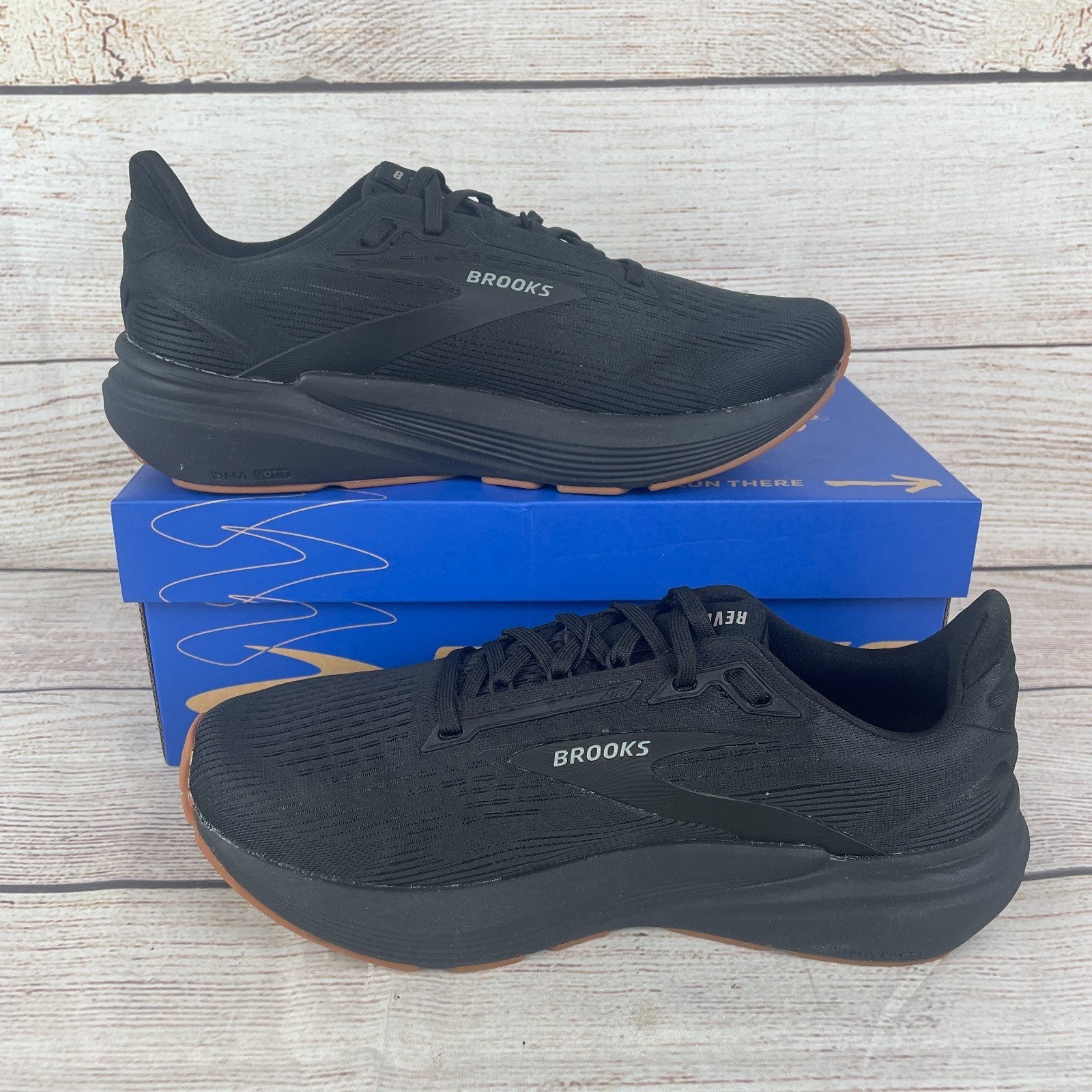 Brooks Revel 8 Womens Sz 9B Running Shoes Black All Black