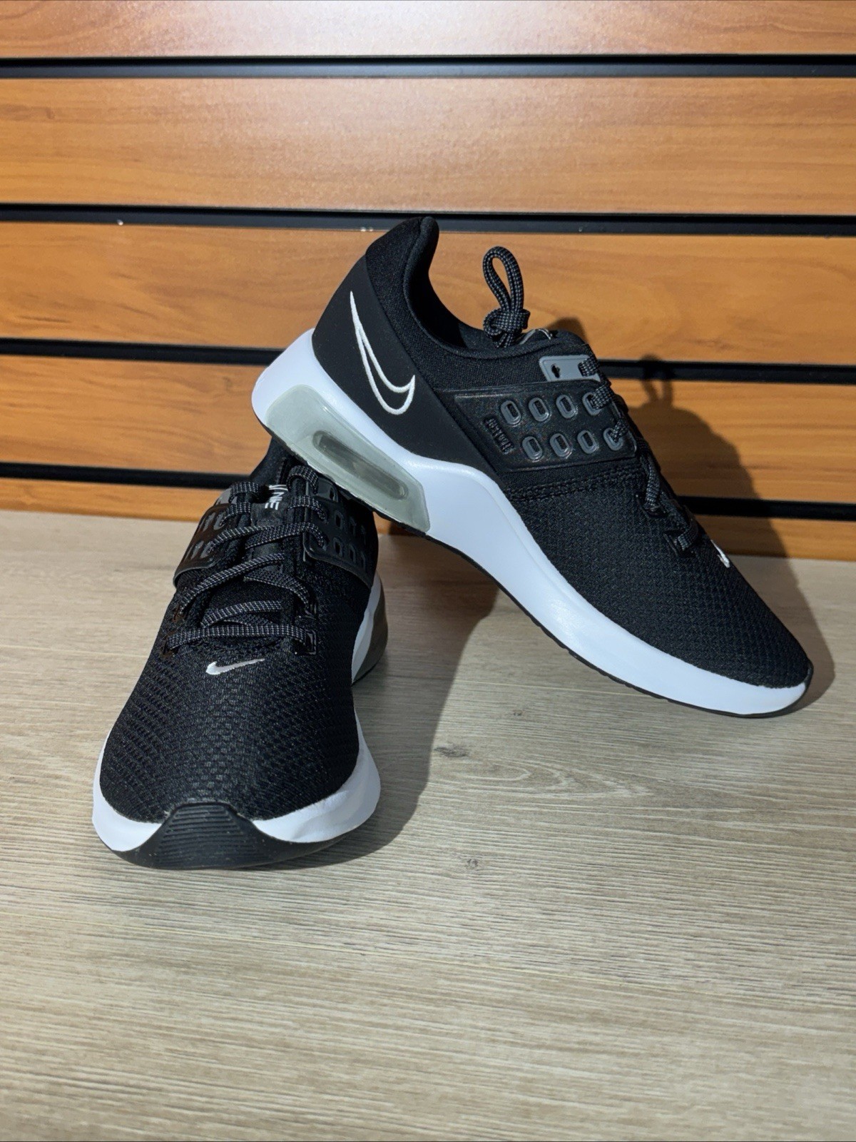 WOMEN’S NIKE AIR MAX BELLA TR4 US SZ 6 WHITE BLACK RUNNING SNEAKERS CW3398-002