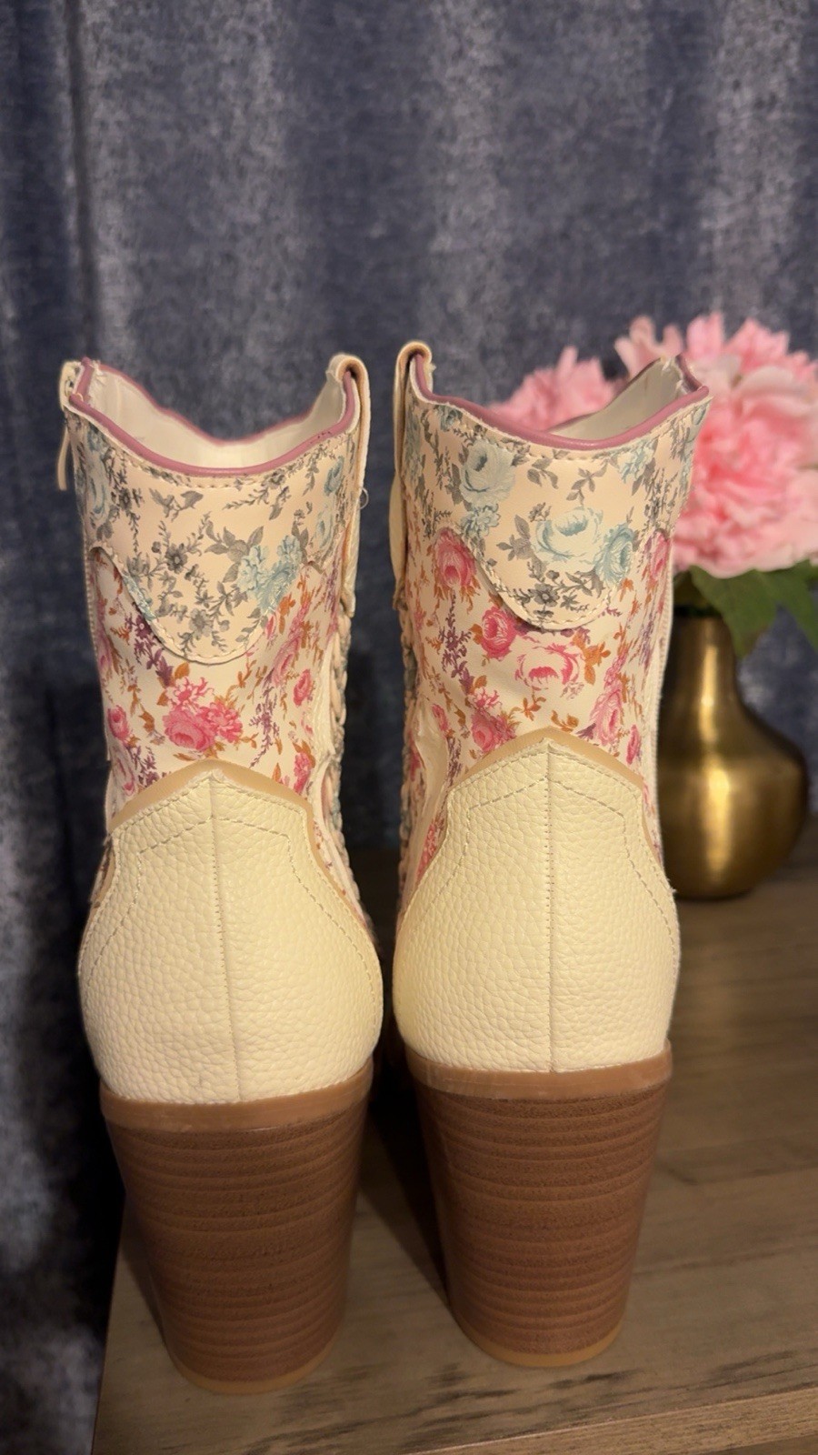 Torrid Ivory Floral Western Ankle Bootie Side Zip Almond Toe WW US 9.5